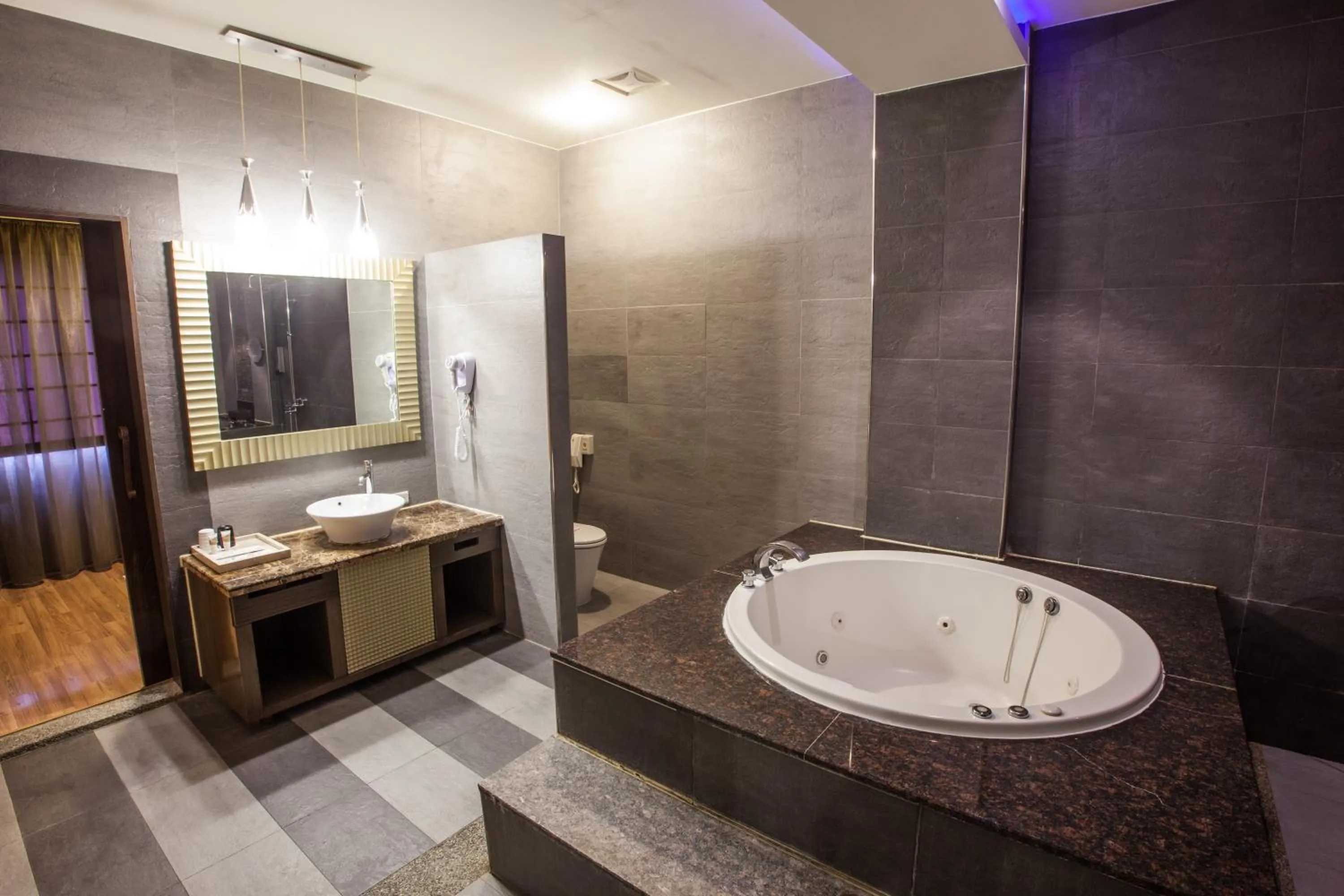 Bathroom in Spring Breeze Hotel