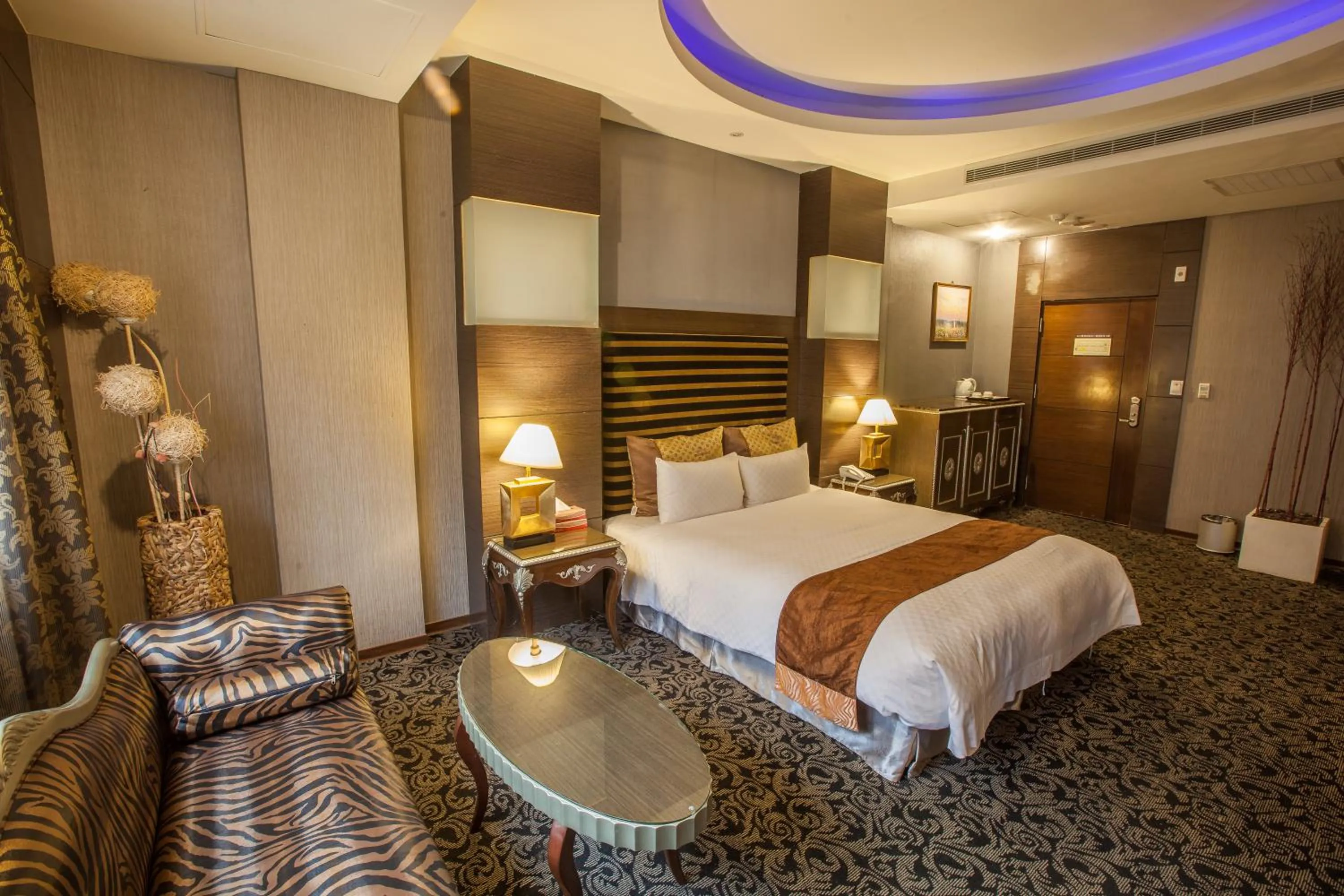 TV and multimedia, Bed in Spring Breeze Hotel