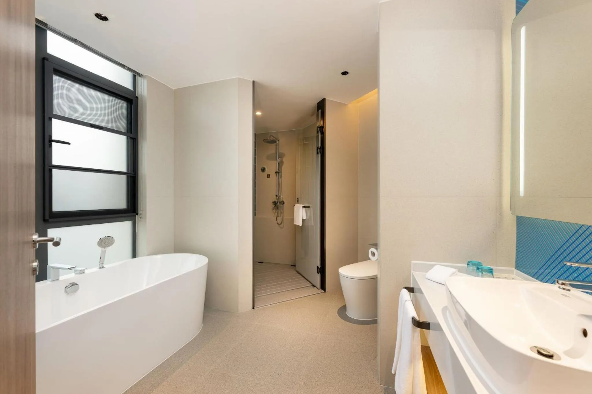 Photo of the whole room in Holiday Inn Express Shangrao Railway Station by IHG