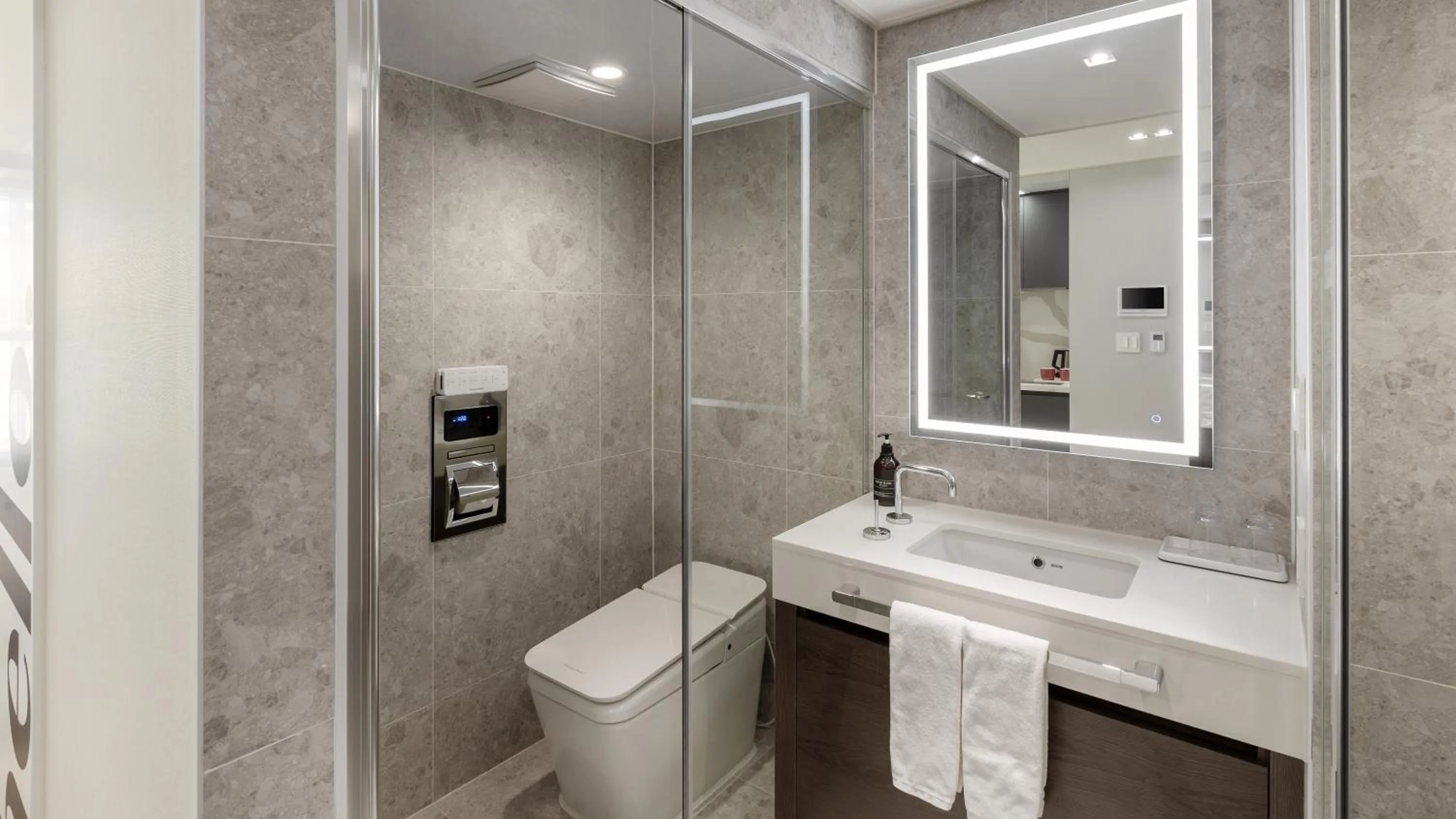 Toilet in NewCZ Centum Hotel