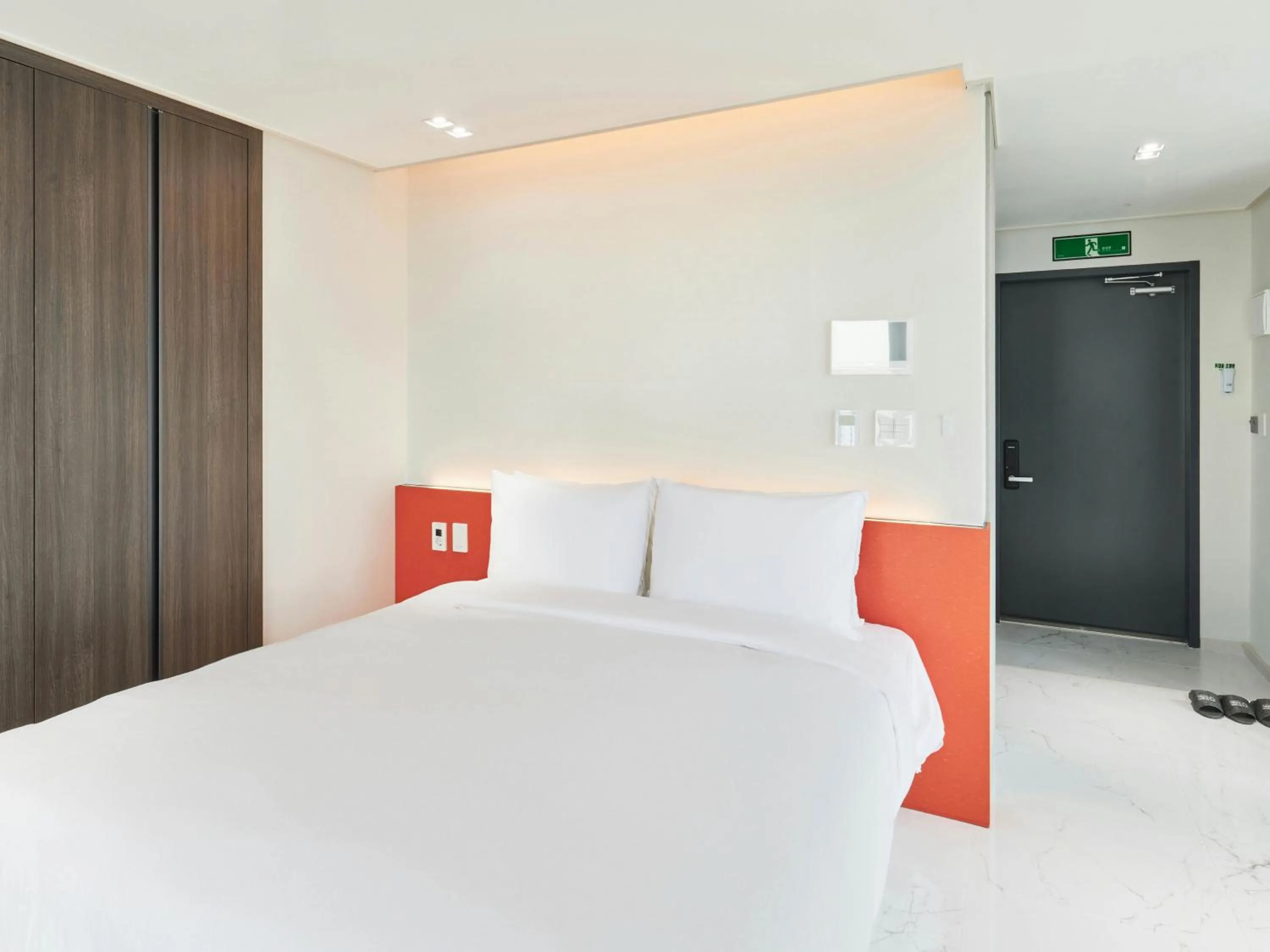 Bedroom, Bed in NewCZ Centum Hotel