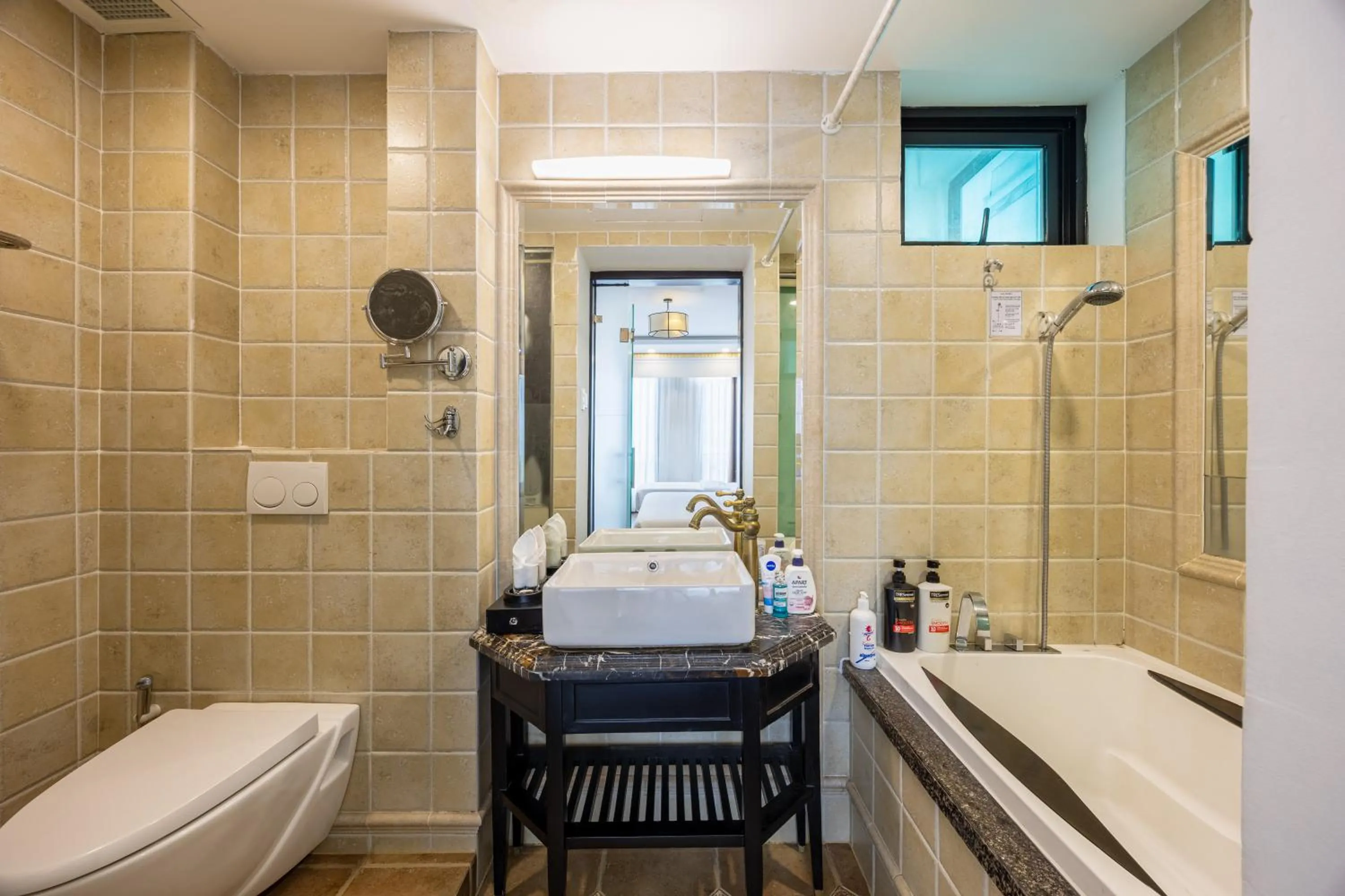 A25 Hotel - 06 Trương Định