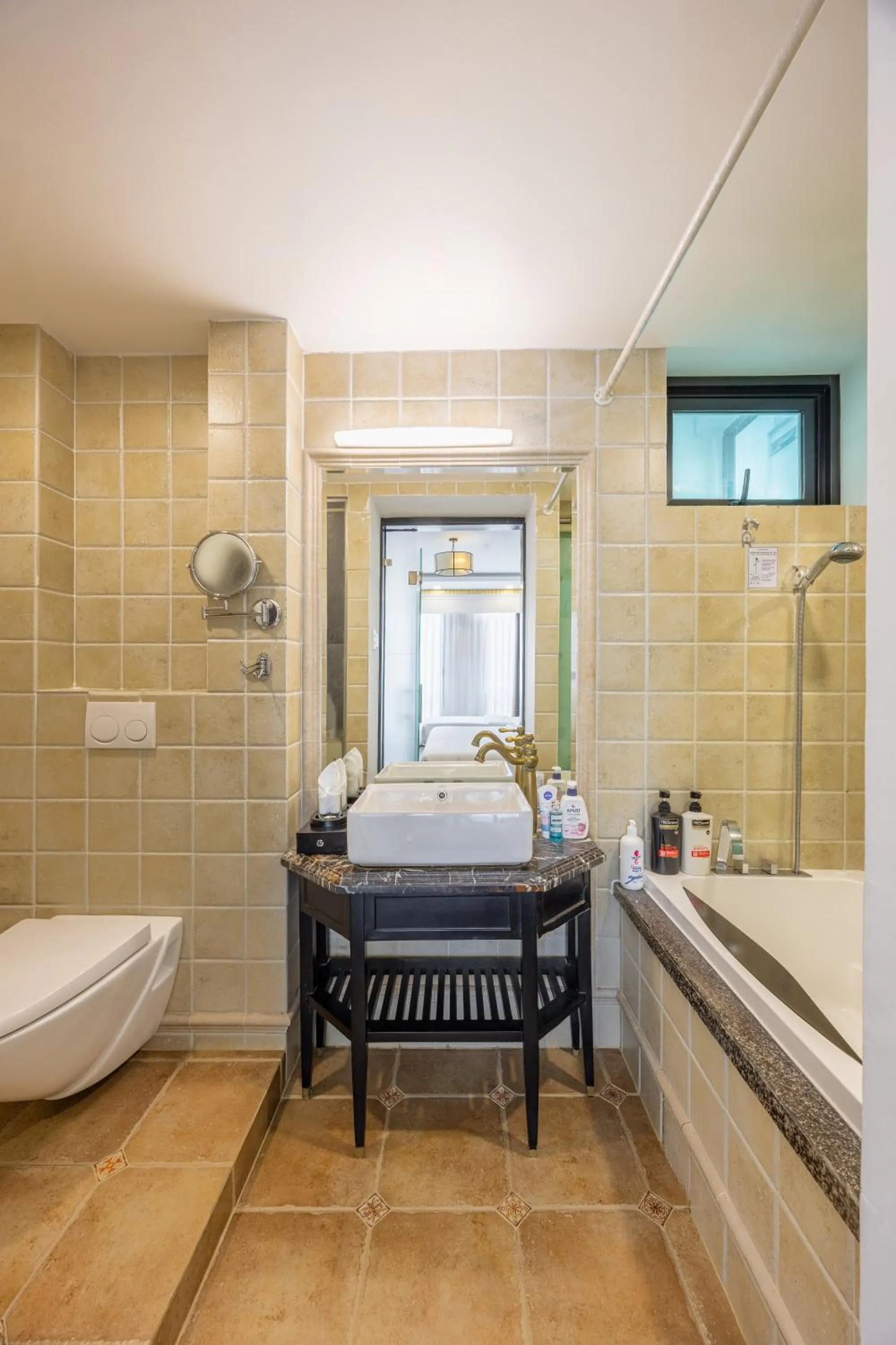 A25 Hotel - 06 Trương Định