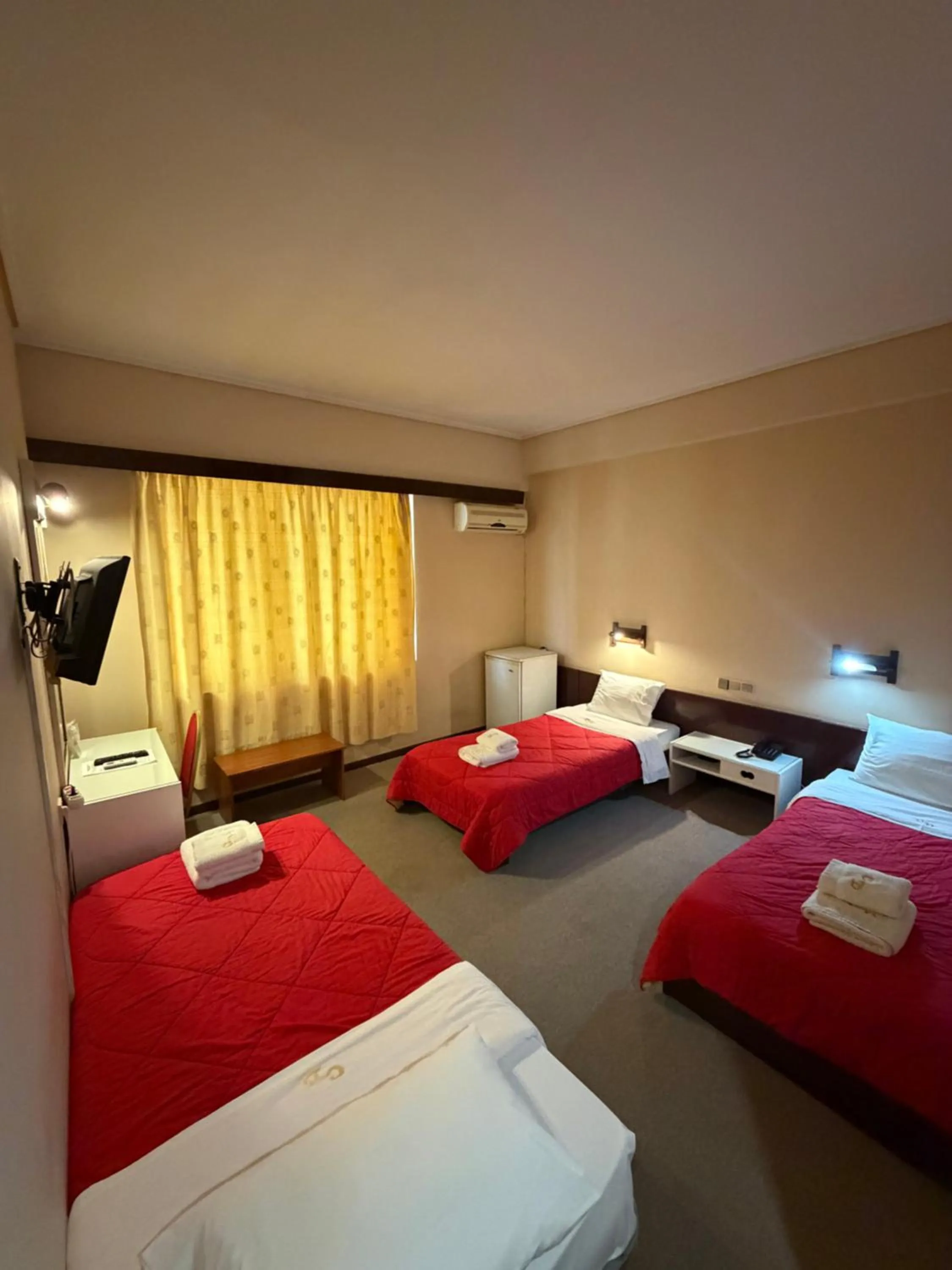 Photo of the whole room, Bed in Cavo D' Oro