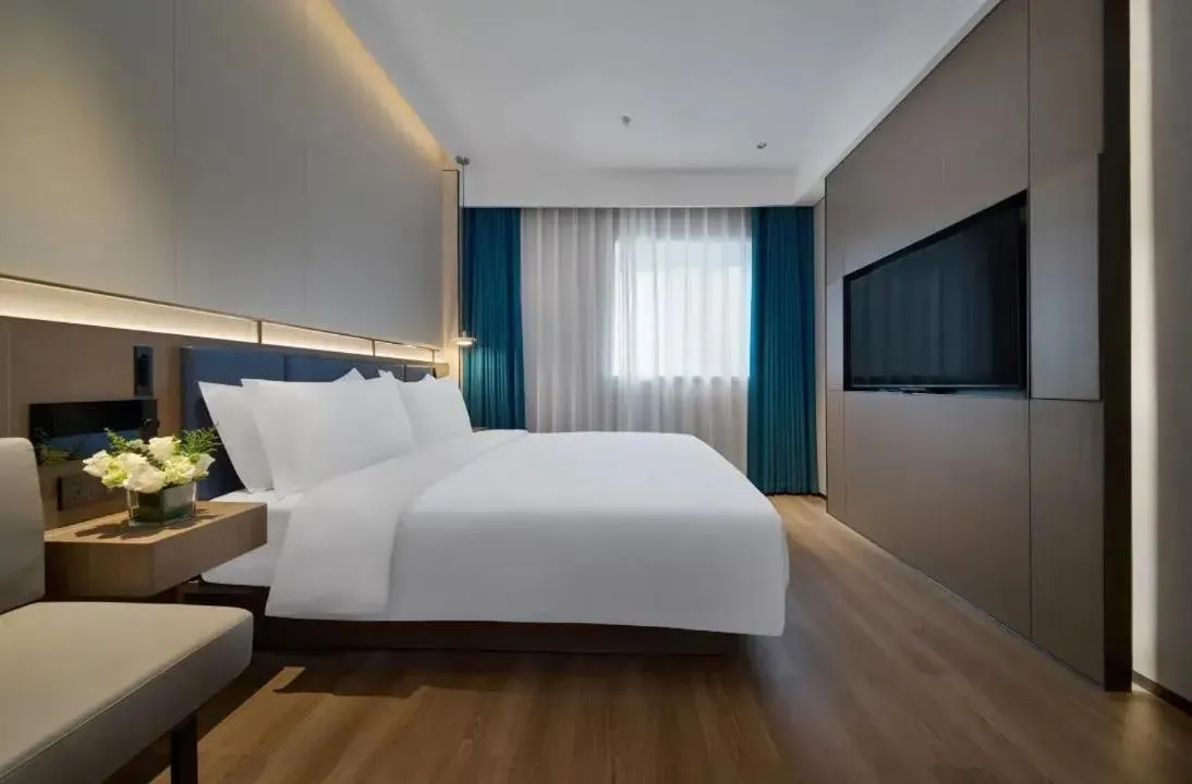 Photo of the whole room, Bed in Jinglai Zhenxuan Shanghai Tongji Hospital Xincun Road Subway Station Hotel