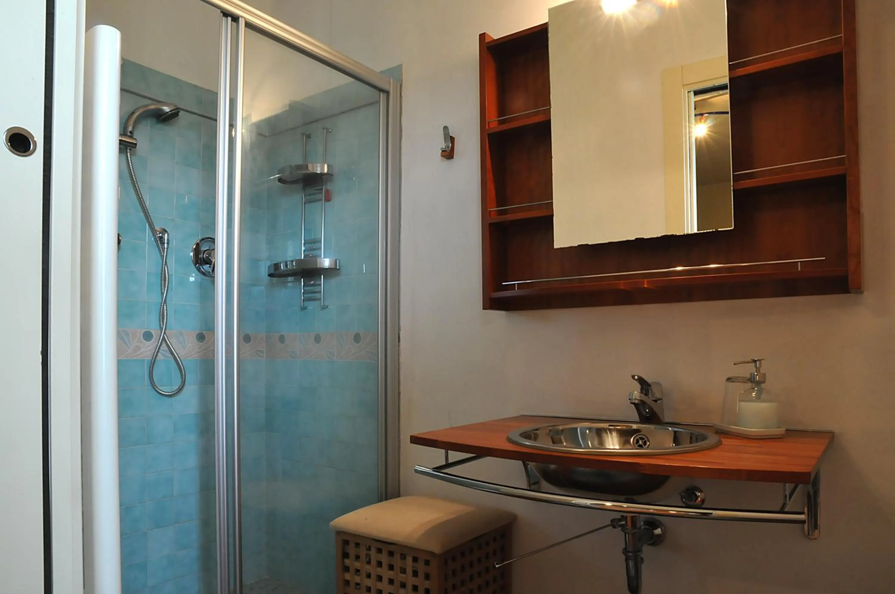 Shower in Asso Bed & Breakfast