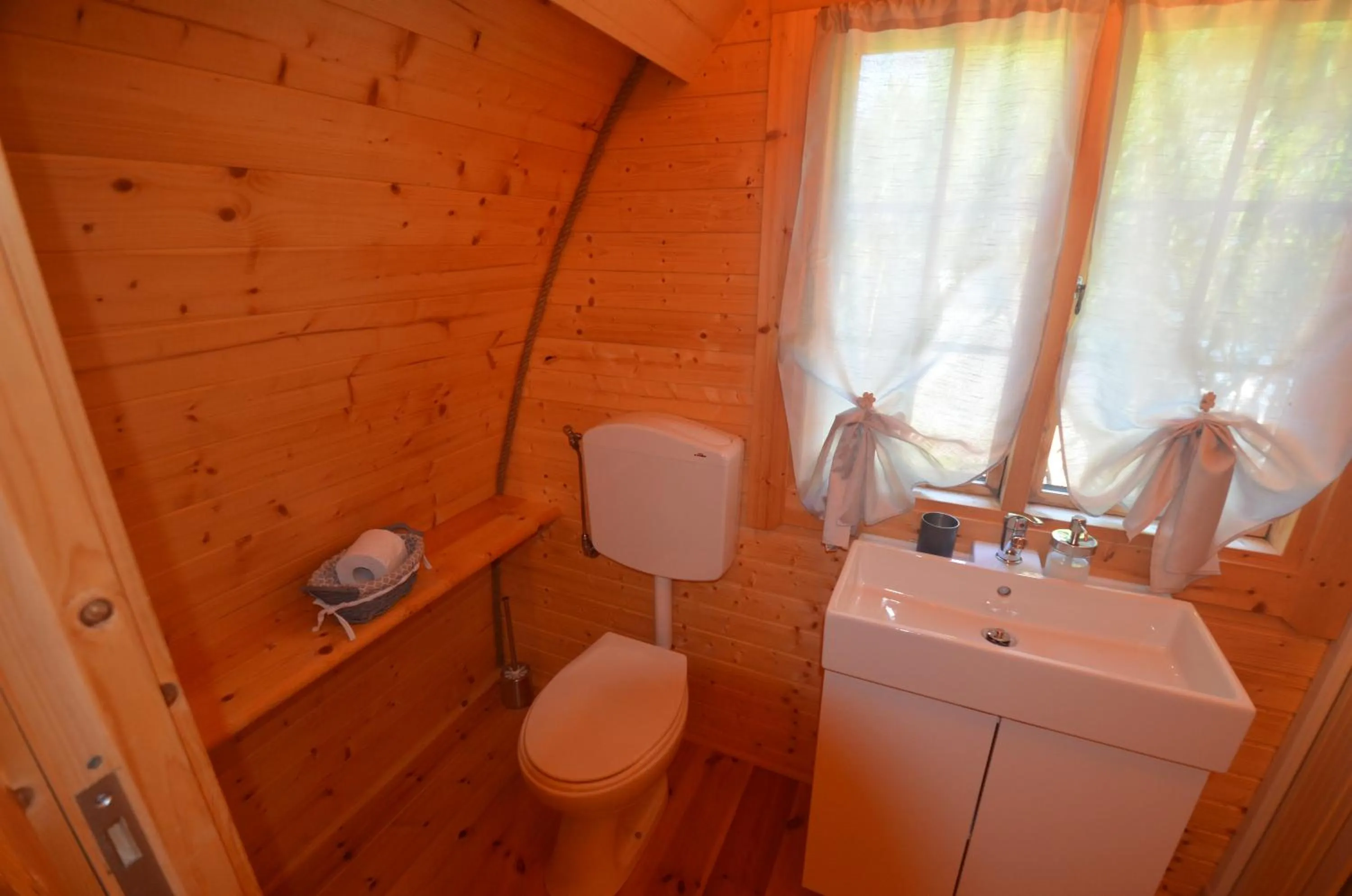 Asso Bed & Breakfast