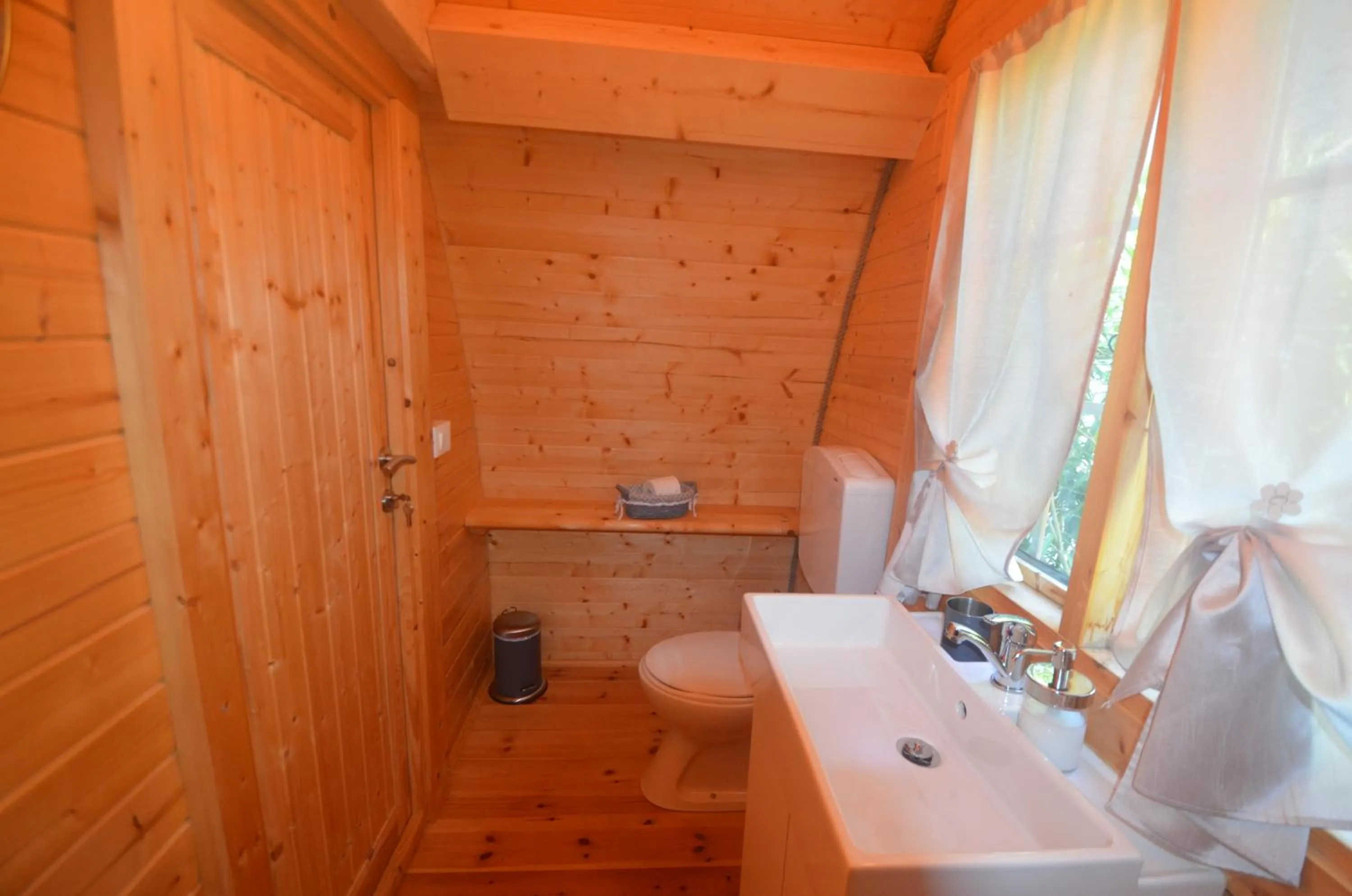 Asso Bed & Breakfast