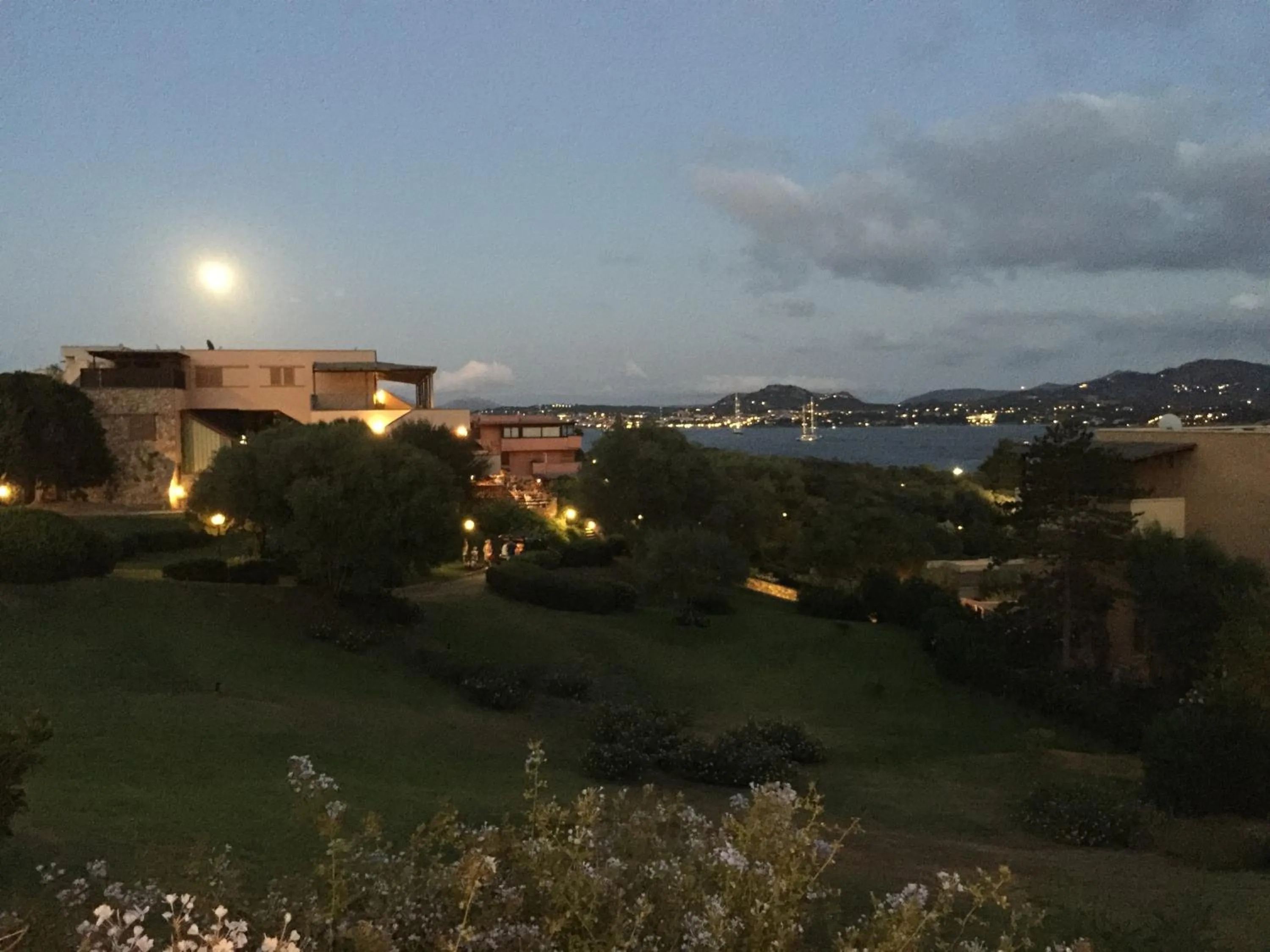 Garden in Luxury Apartment Sardegna