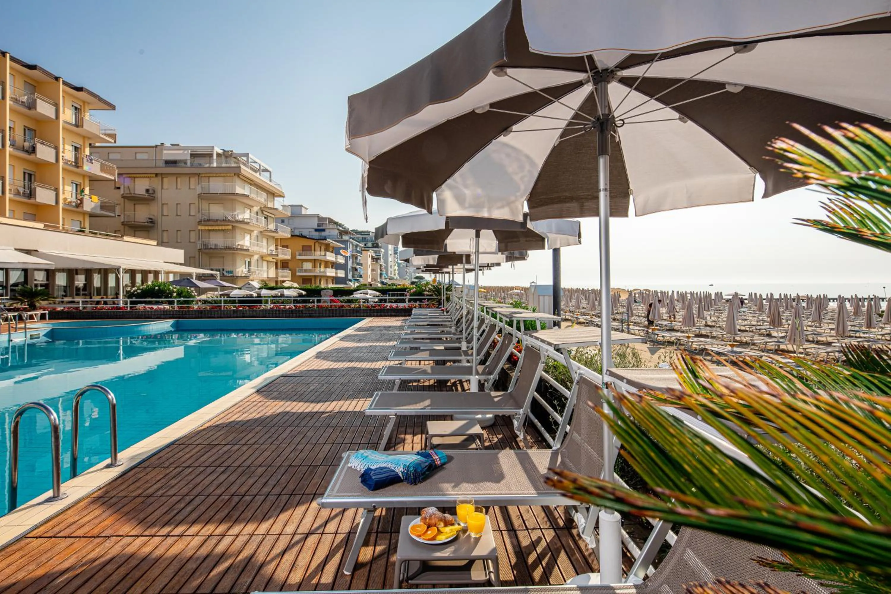 Swimming pool in Hotel Astor