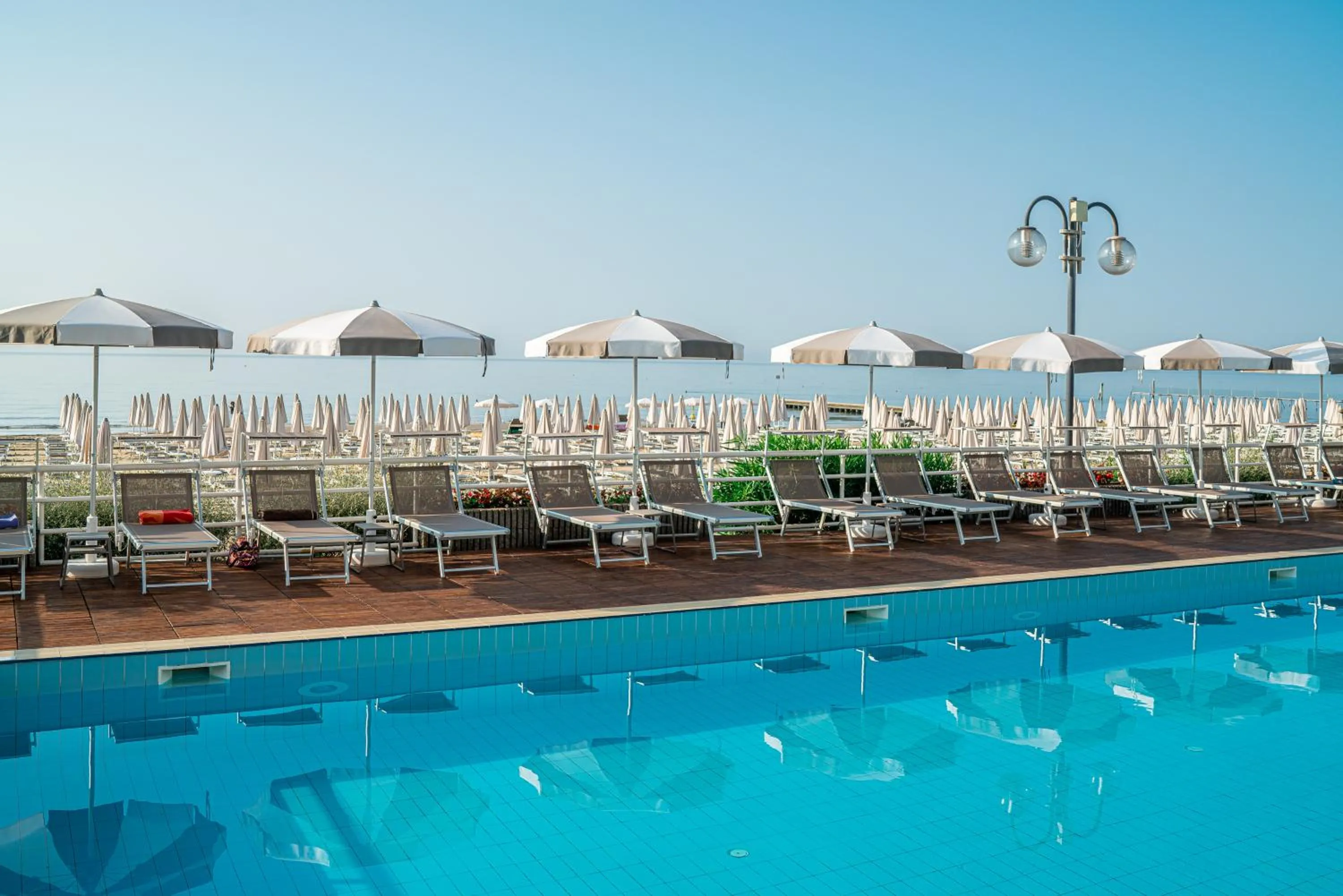 Swimming pool in Hotel Astor