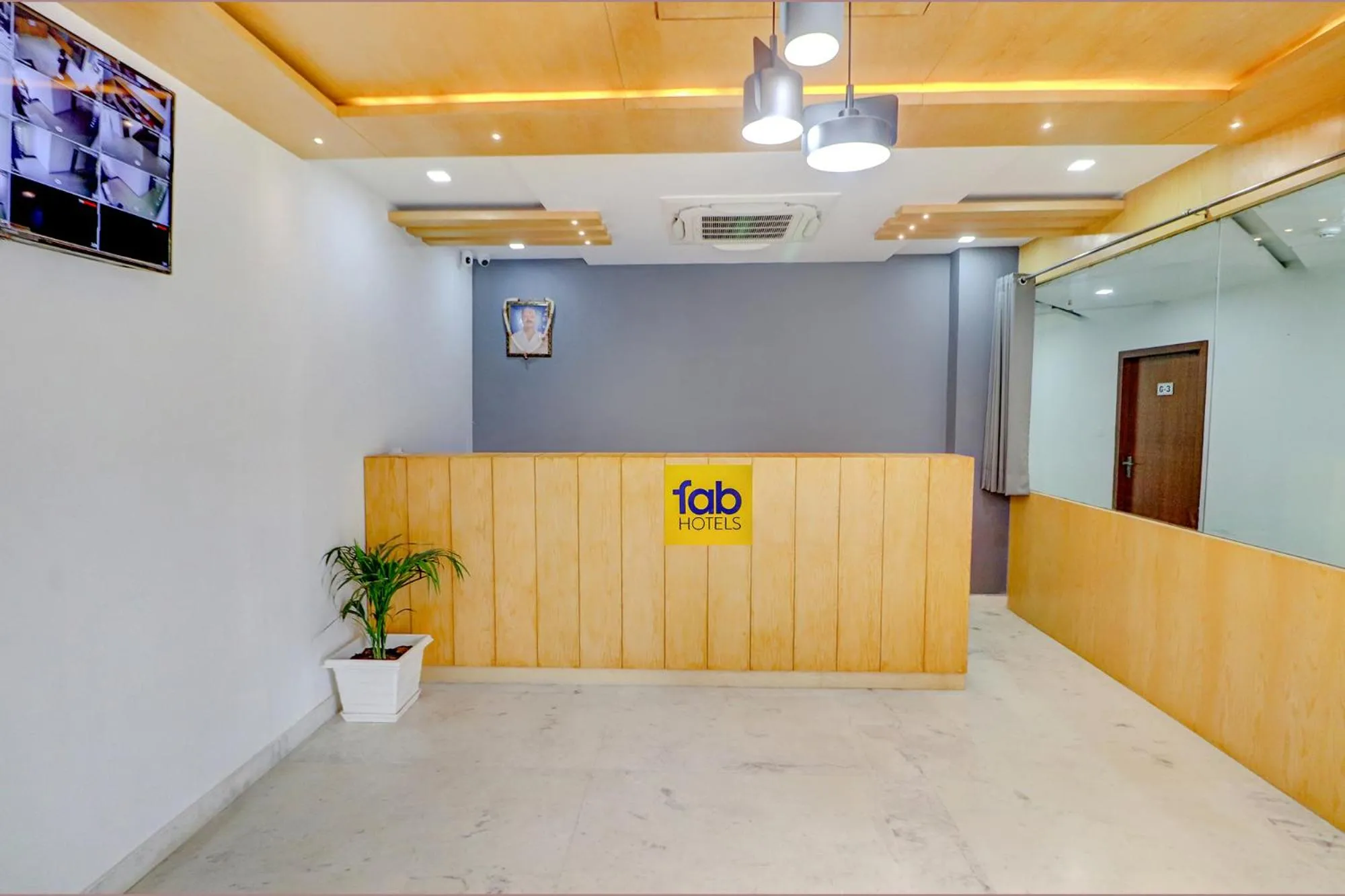 Lobby or reception in FabHotel Premium Kashi - Sarnath museum