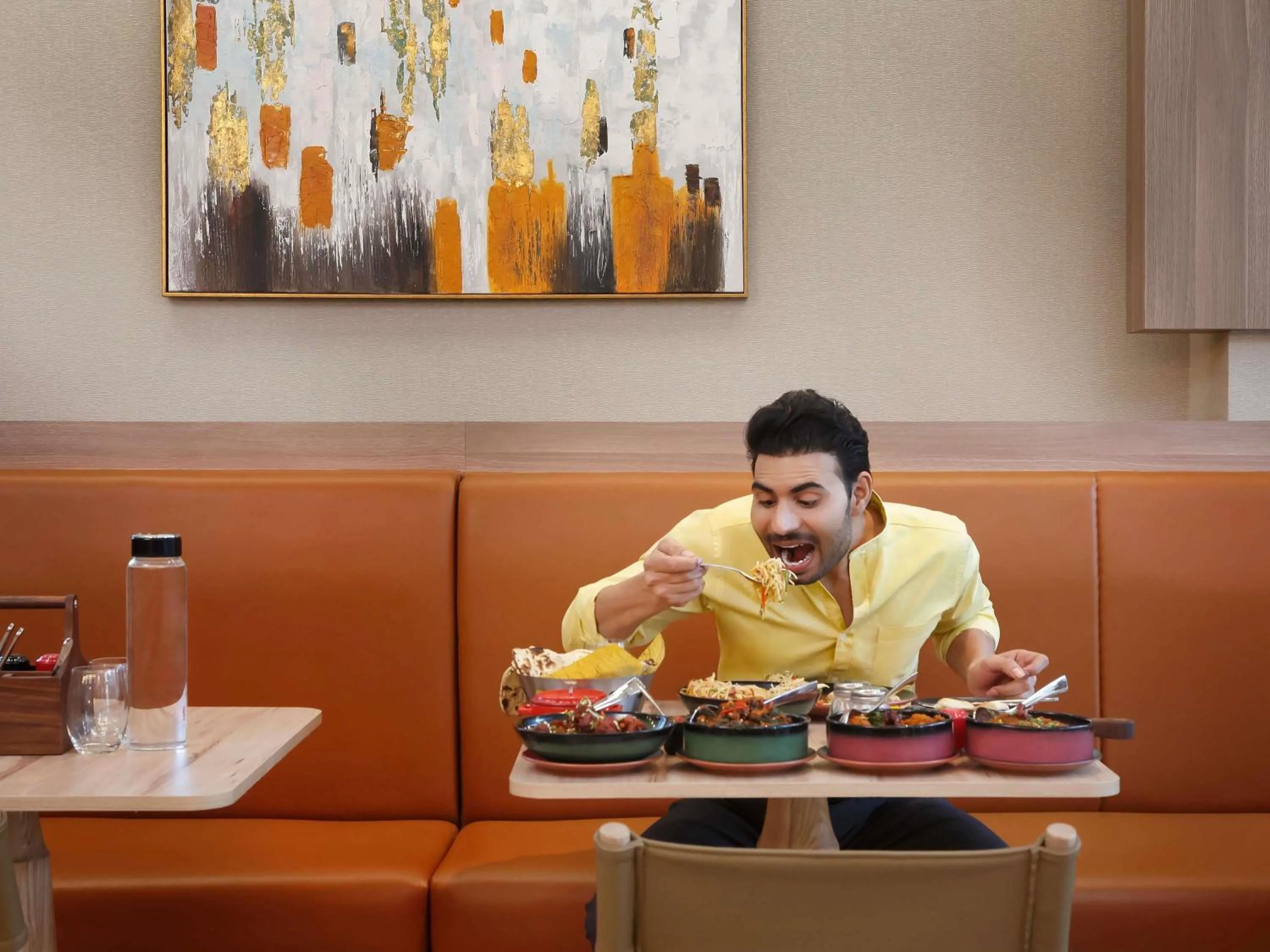 Restaurant/places to eat in ibis Mumbai BKC