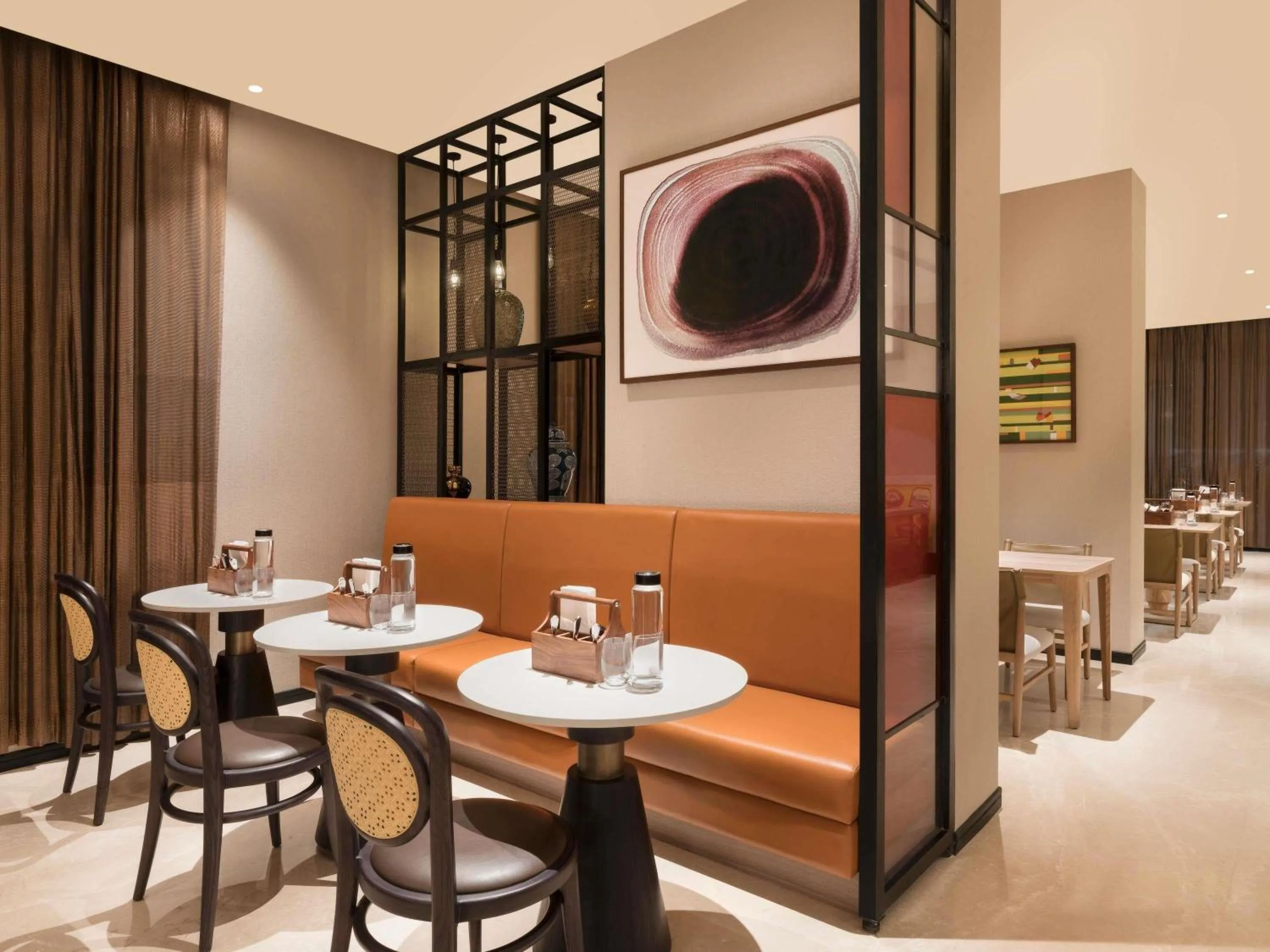 Lounge or bar in ibis Mumbai BKC