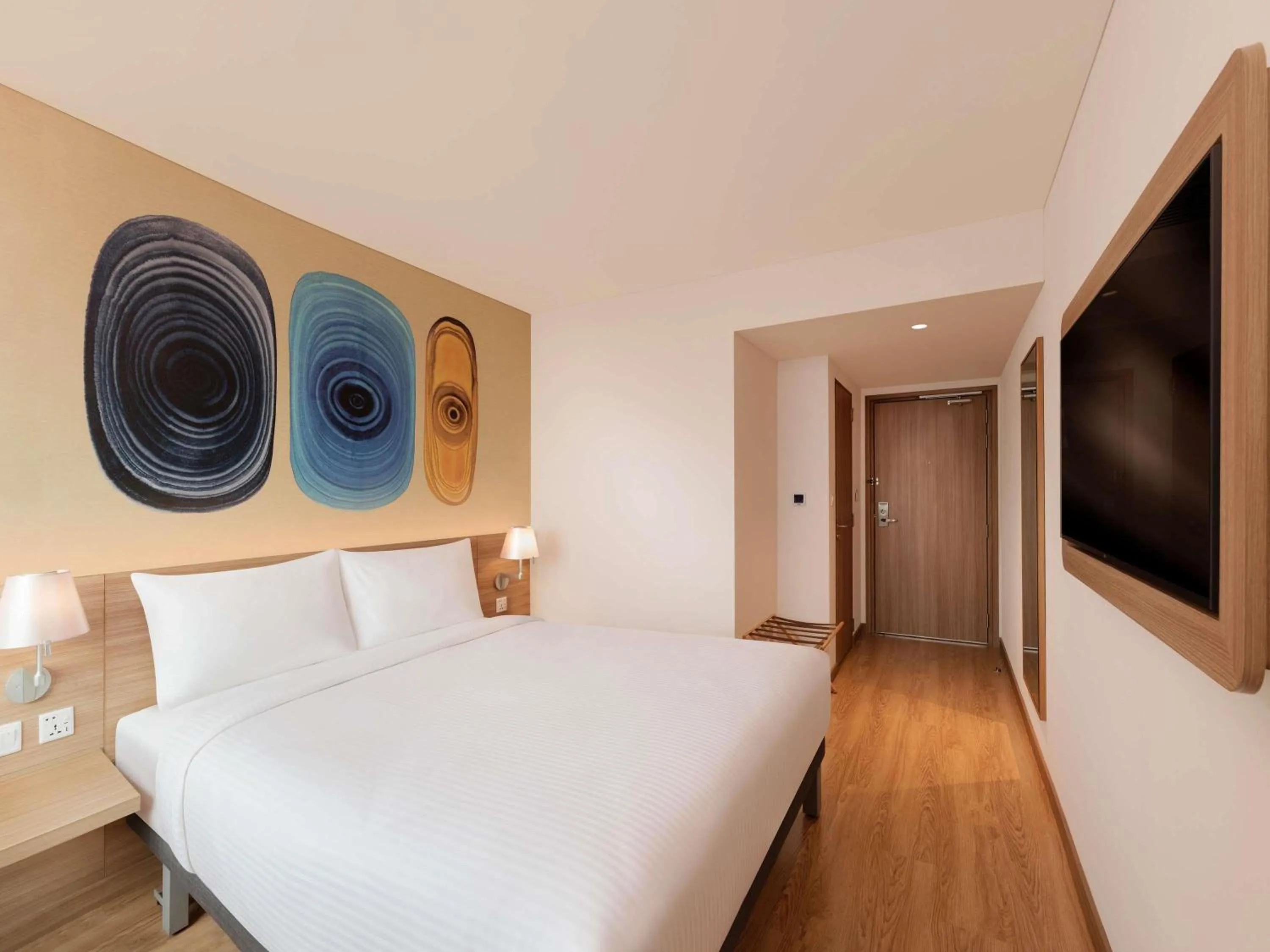 Bedroom, Bed in ibis Mumbai BKC