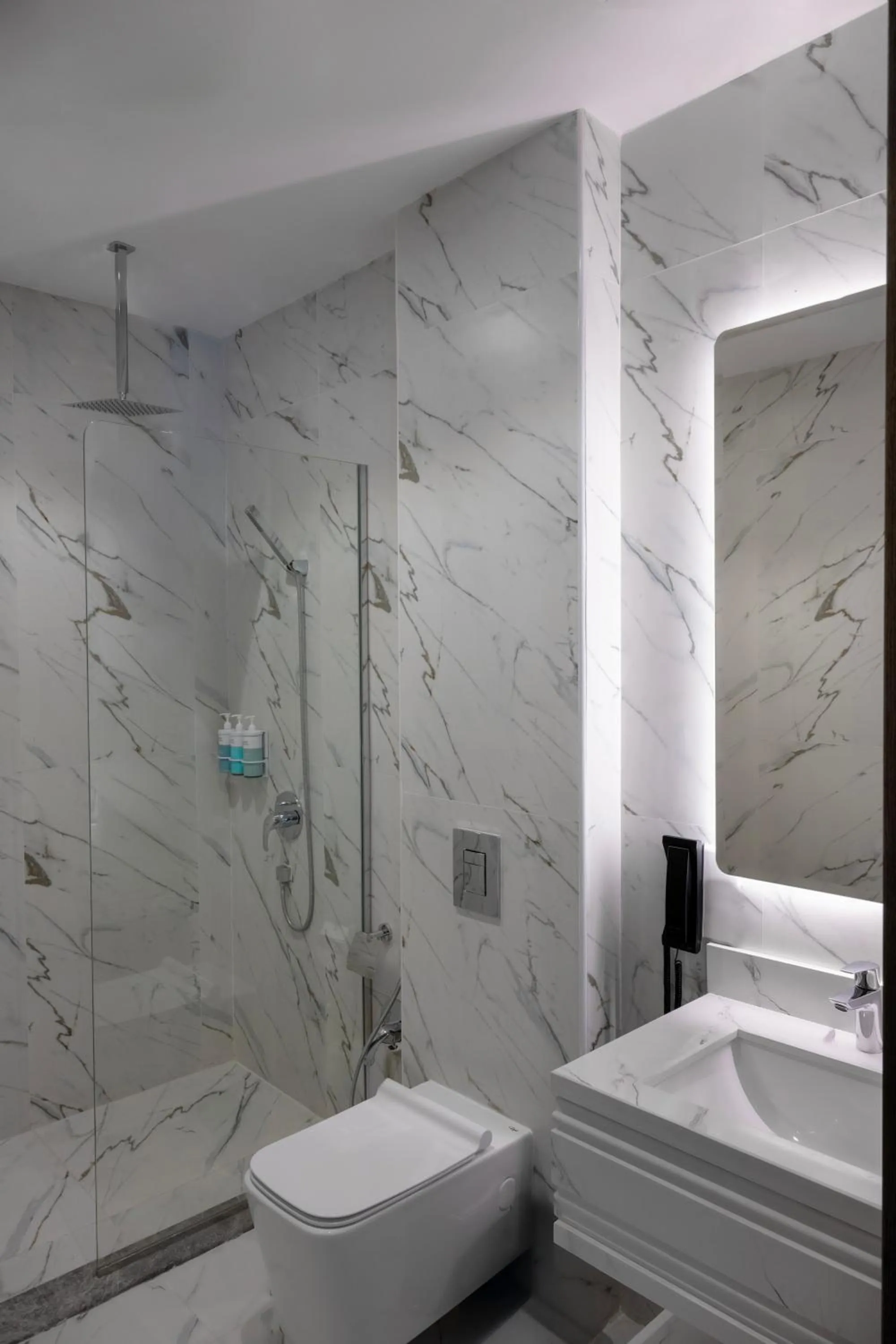 Shower in Mercure Hotel Khamis Mushait by Accor