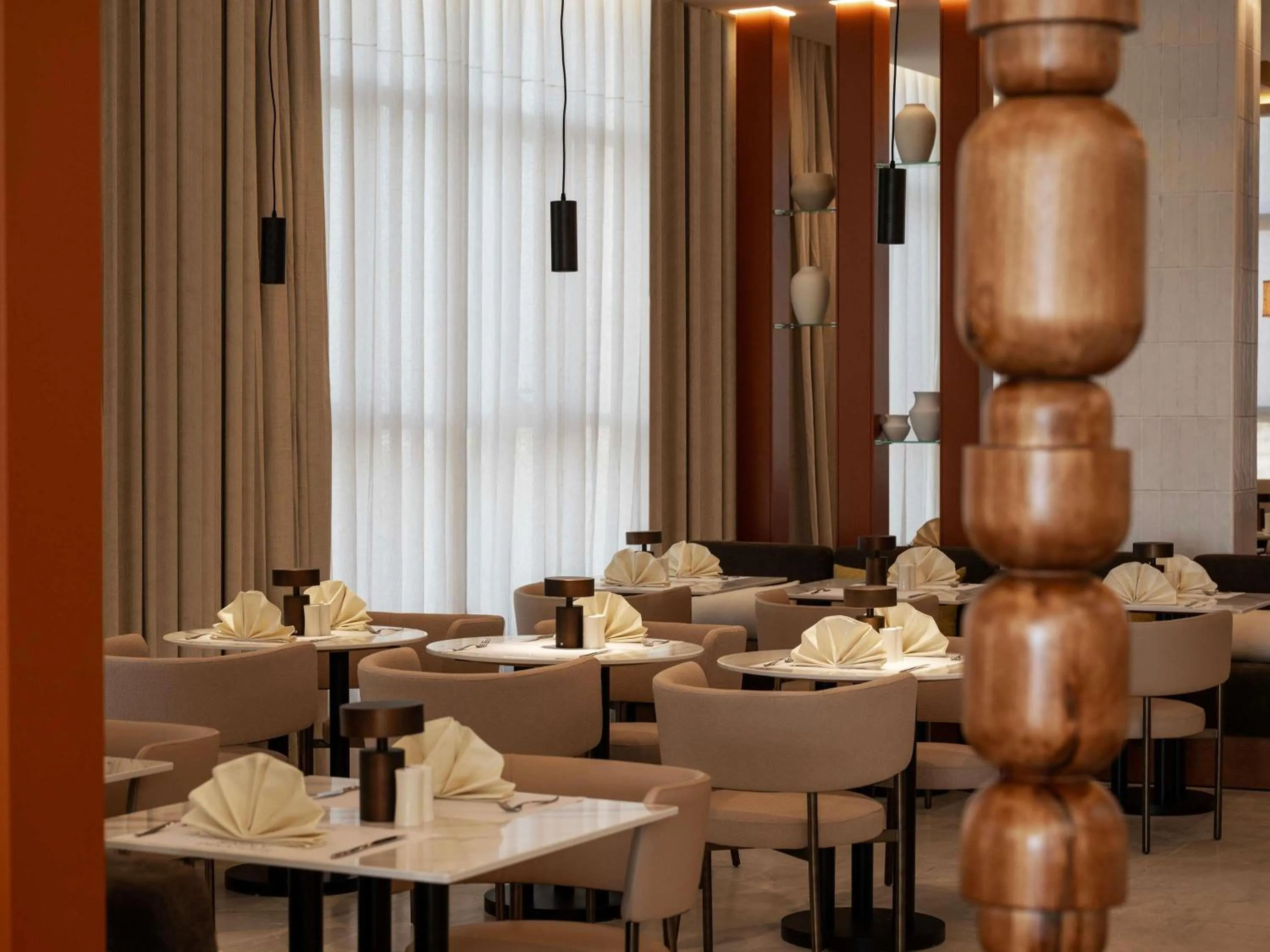 Restaurant/places to eat in Mercure Hotel Khamis Mushait by Accor