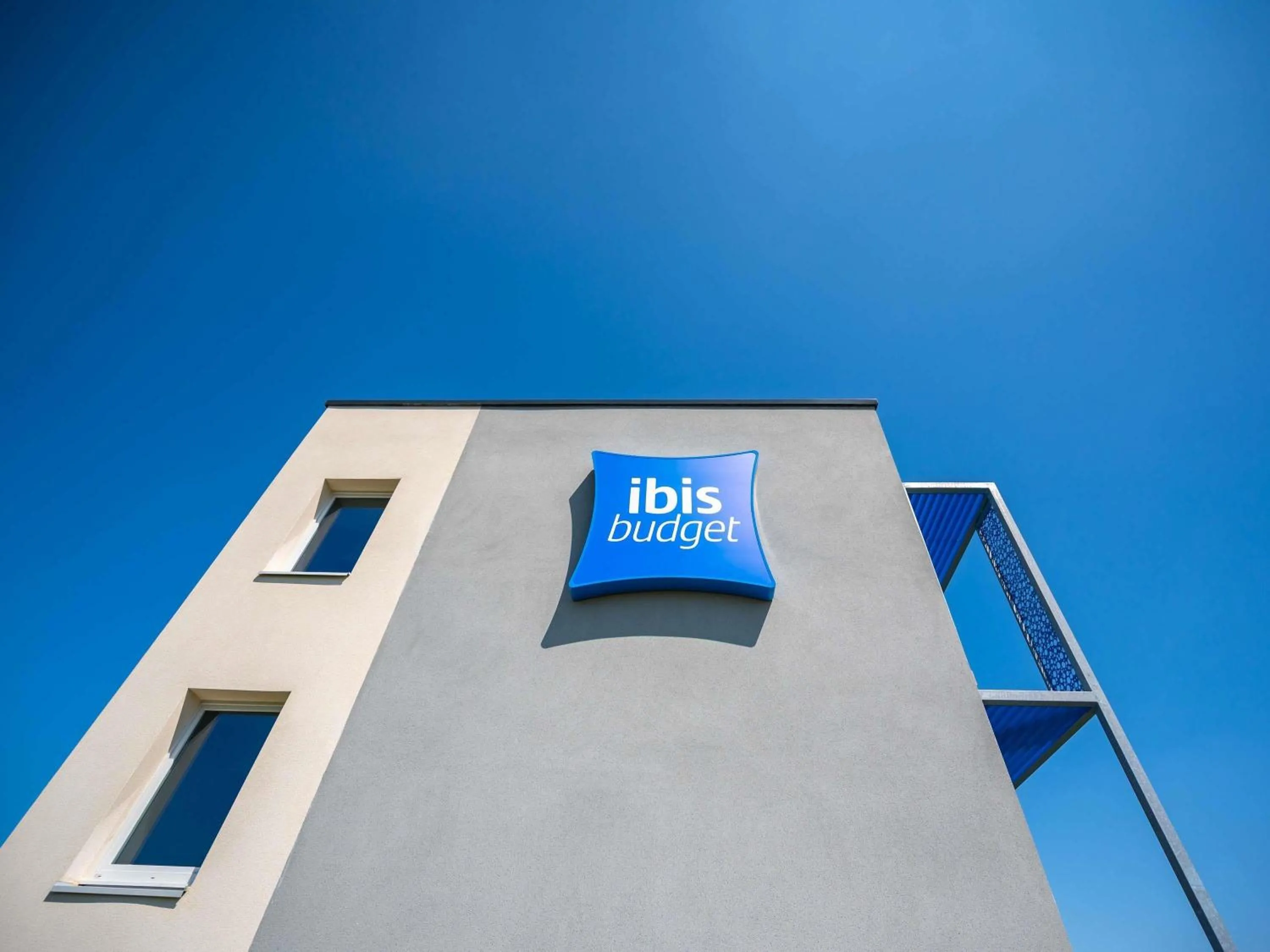 Property building in ibis budget Auxerre Nord
