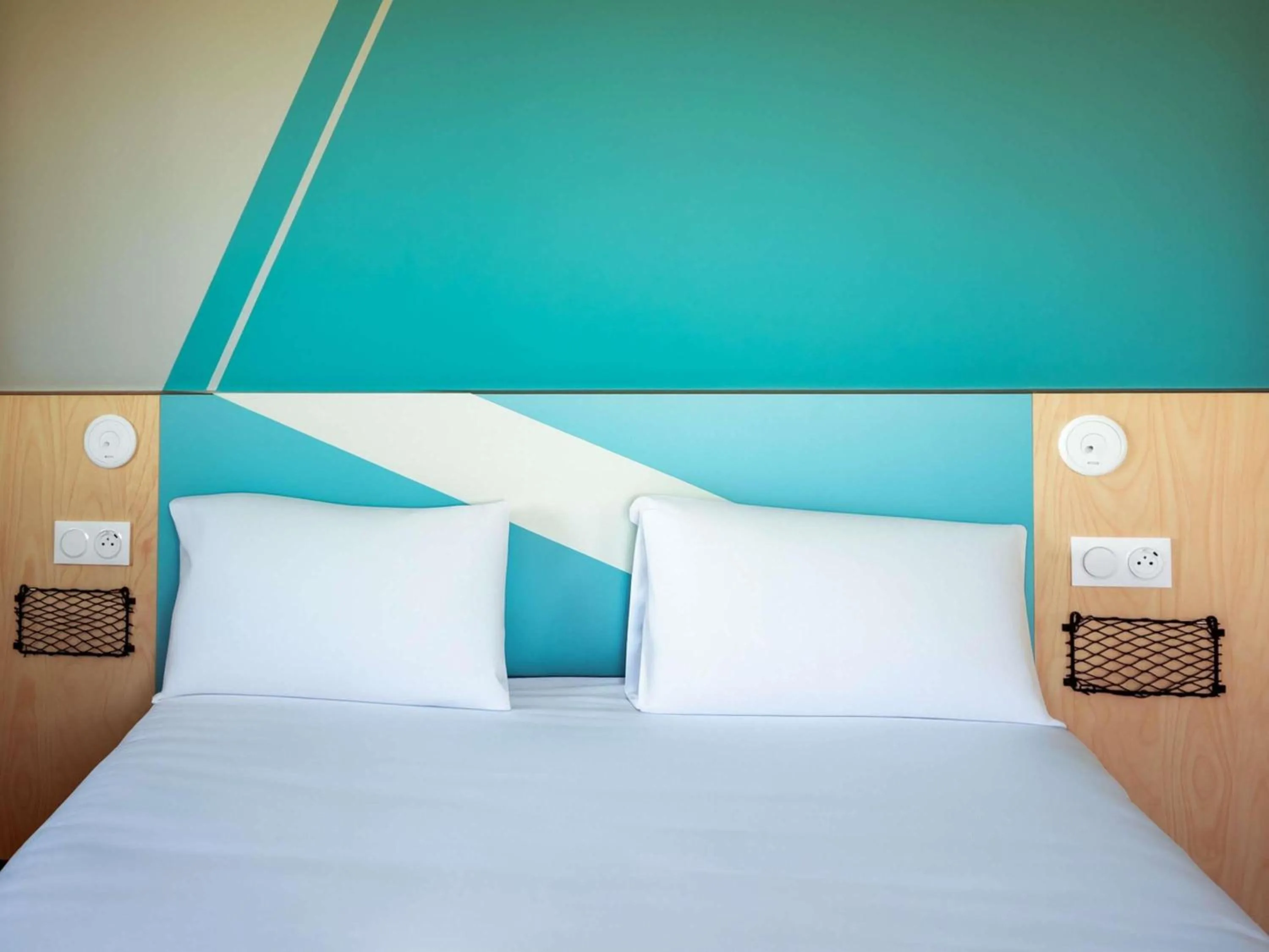 Bedroom, Bed in ibis budget Auxerre Nord