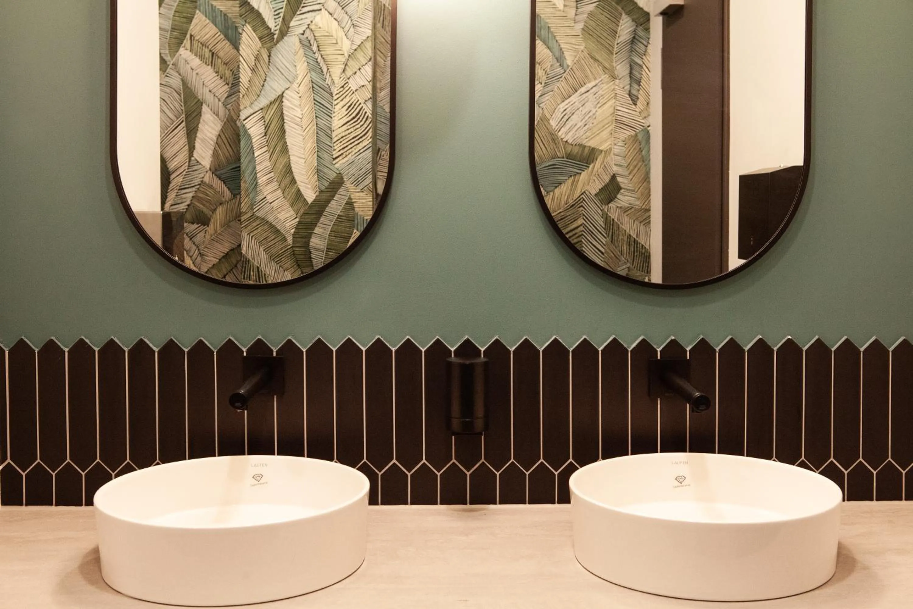 Bathroom in ibis budget Hotel Berlin Airport