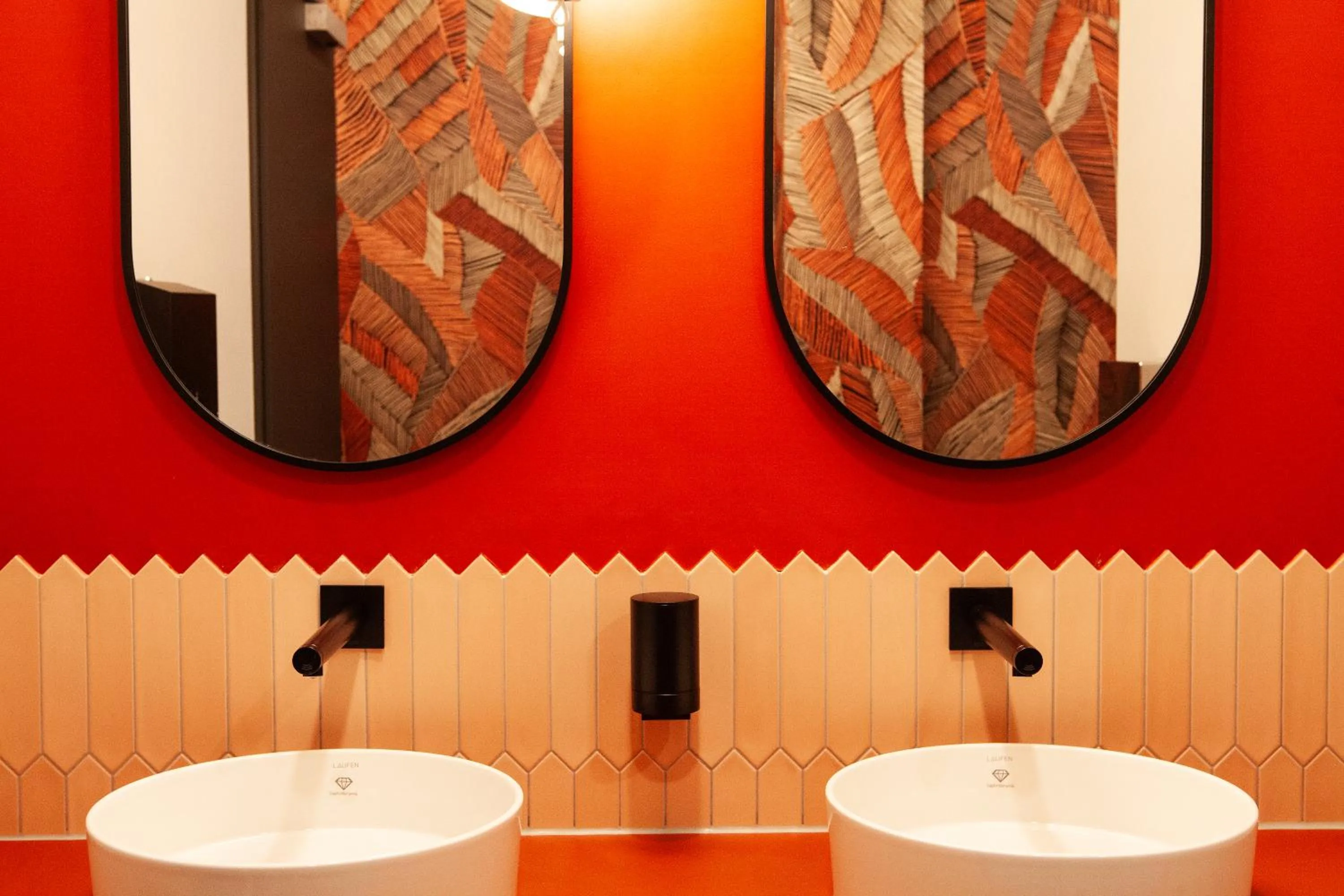 Bathroom in ibis budget Hotel Berlin Airport