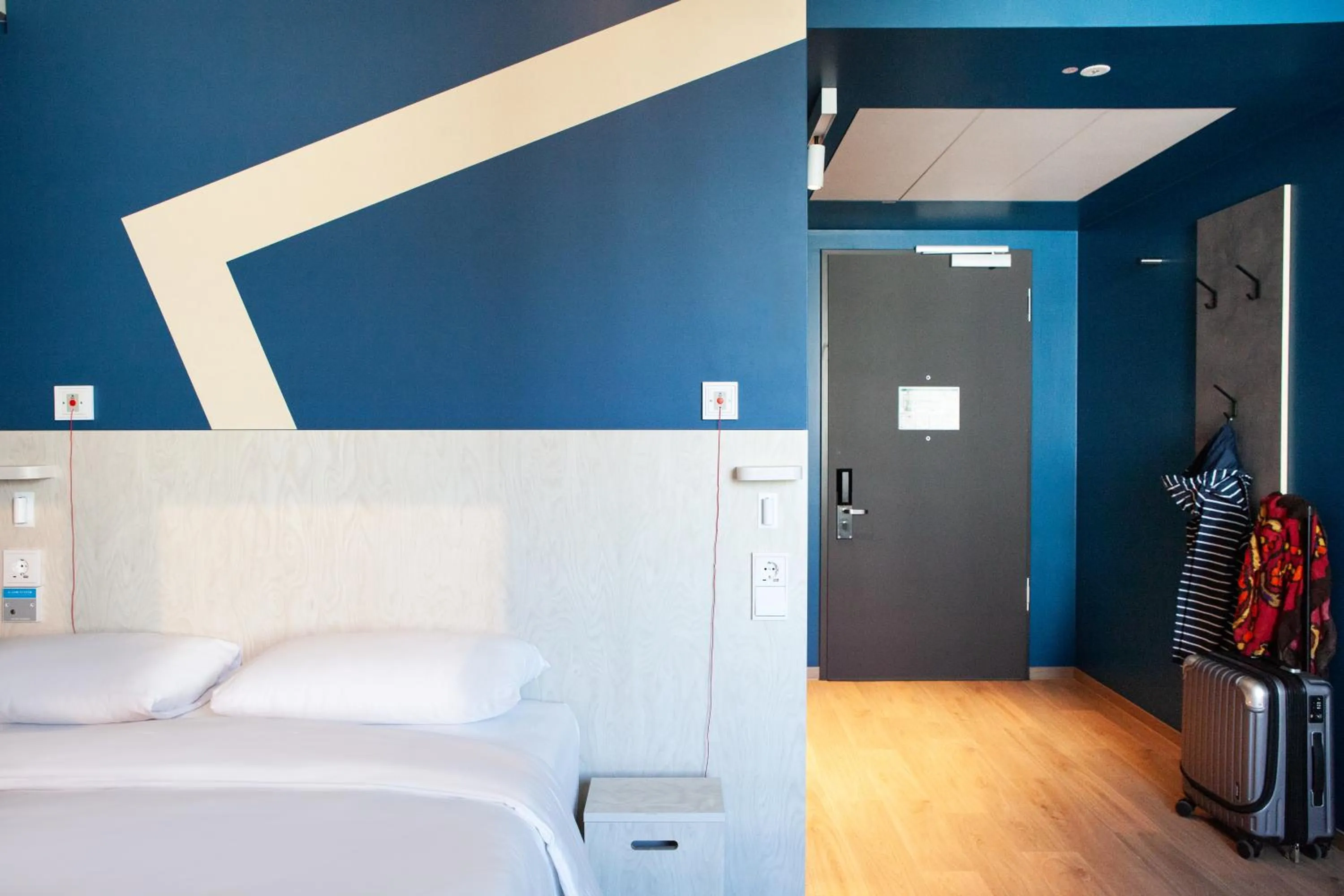 Photo of the whole room, Bed in ibis budget Hotel Berlin Airport