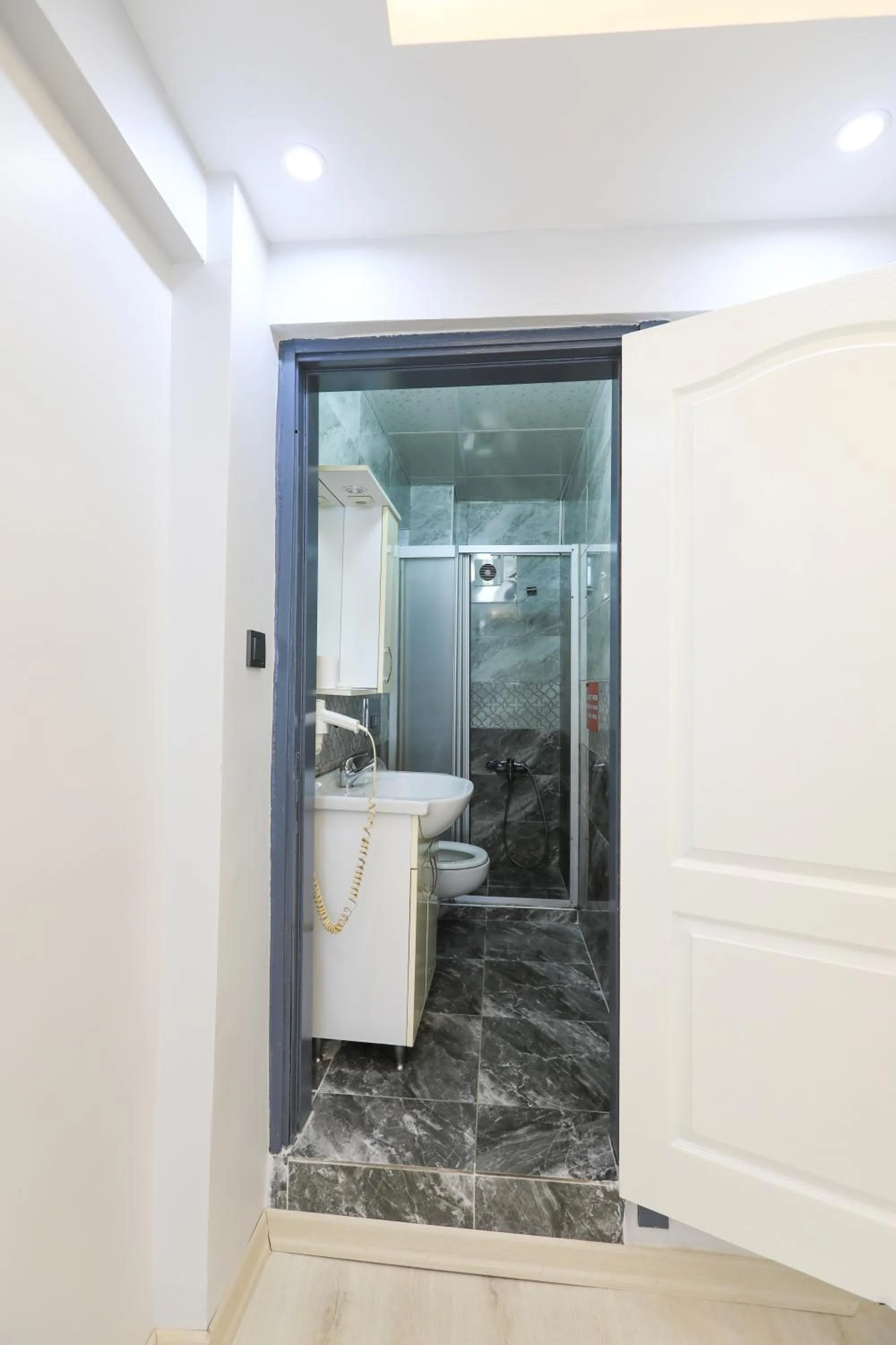 Shower in Istanbul Hotel&Guesthouse