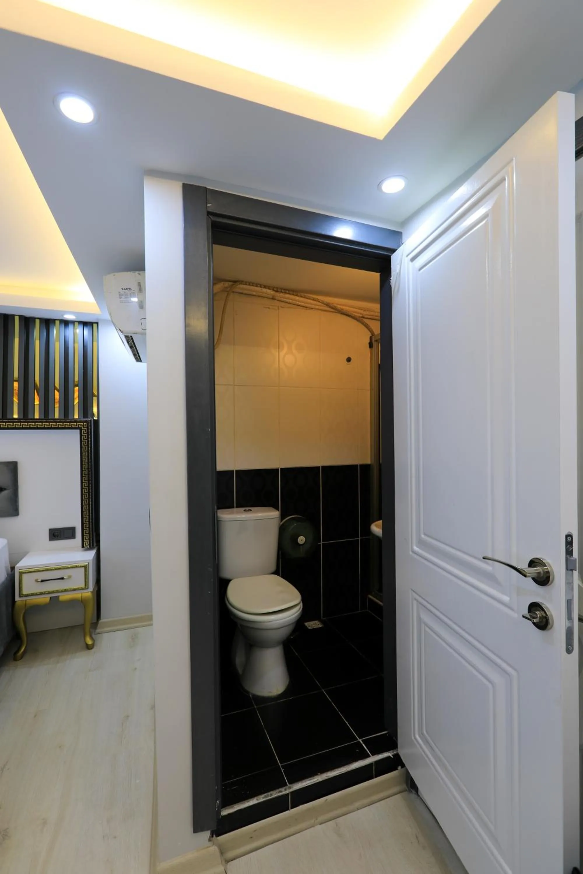 Toilet in Istanbul Hotel&Guesthouse