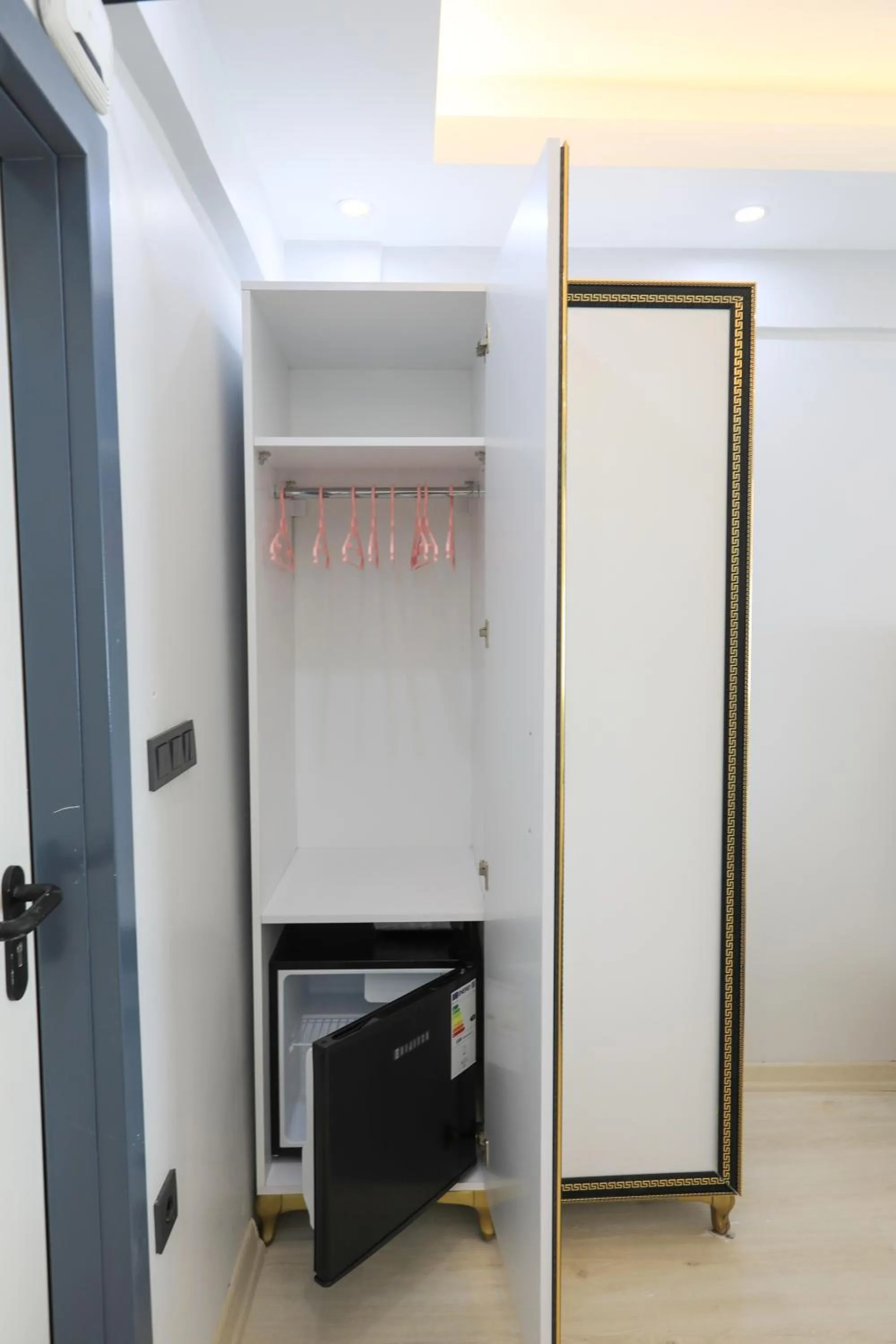 wardrobe in Istanbul Hotel&Guesthouse