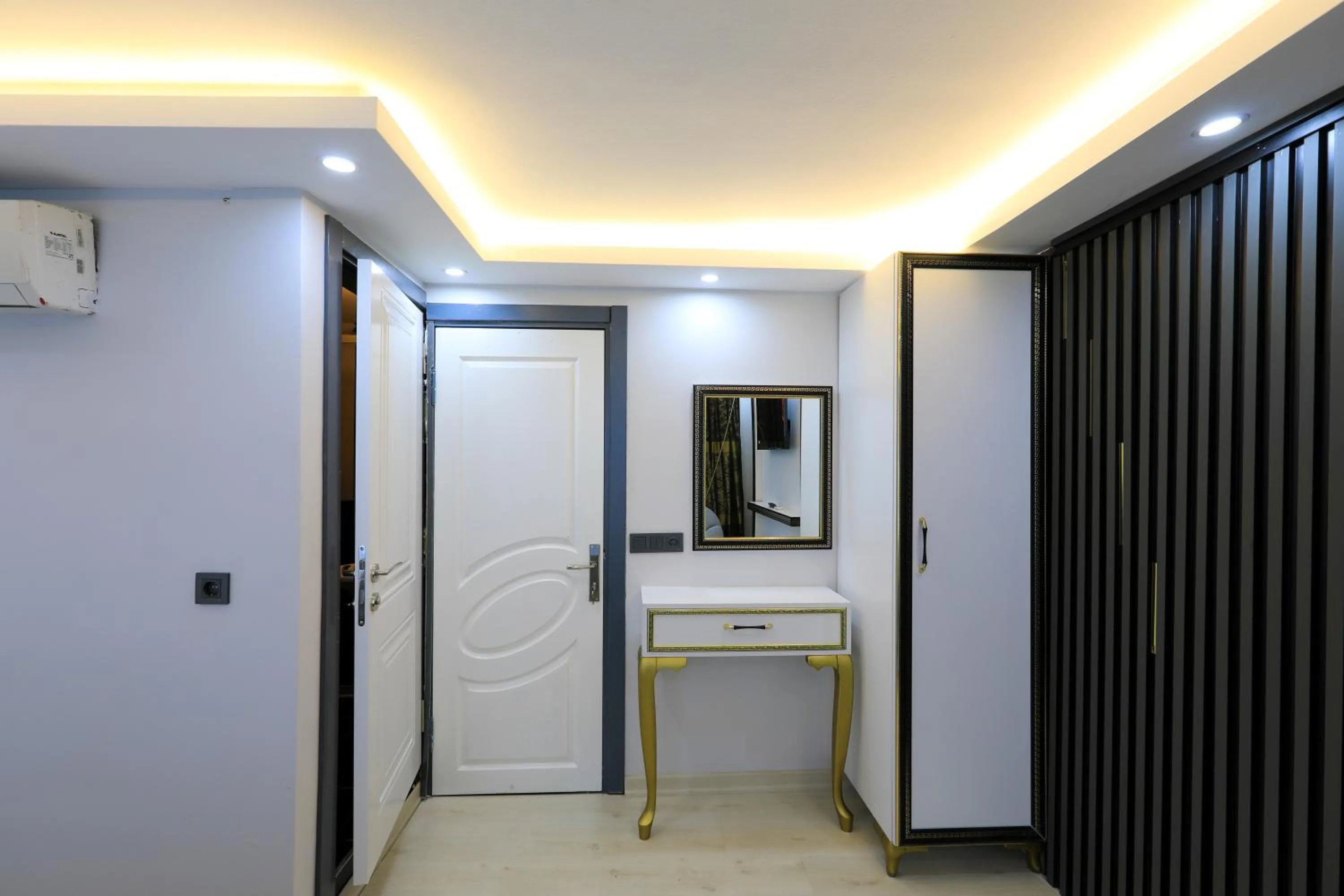 TV and multimedia in Istanbul Hotel&Guesthouse