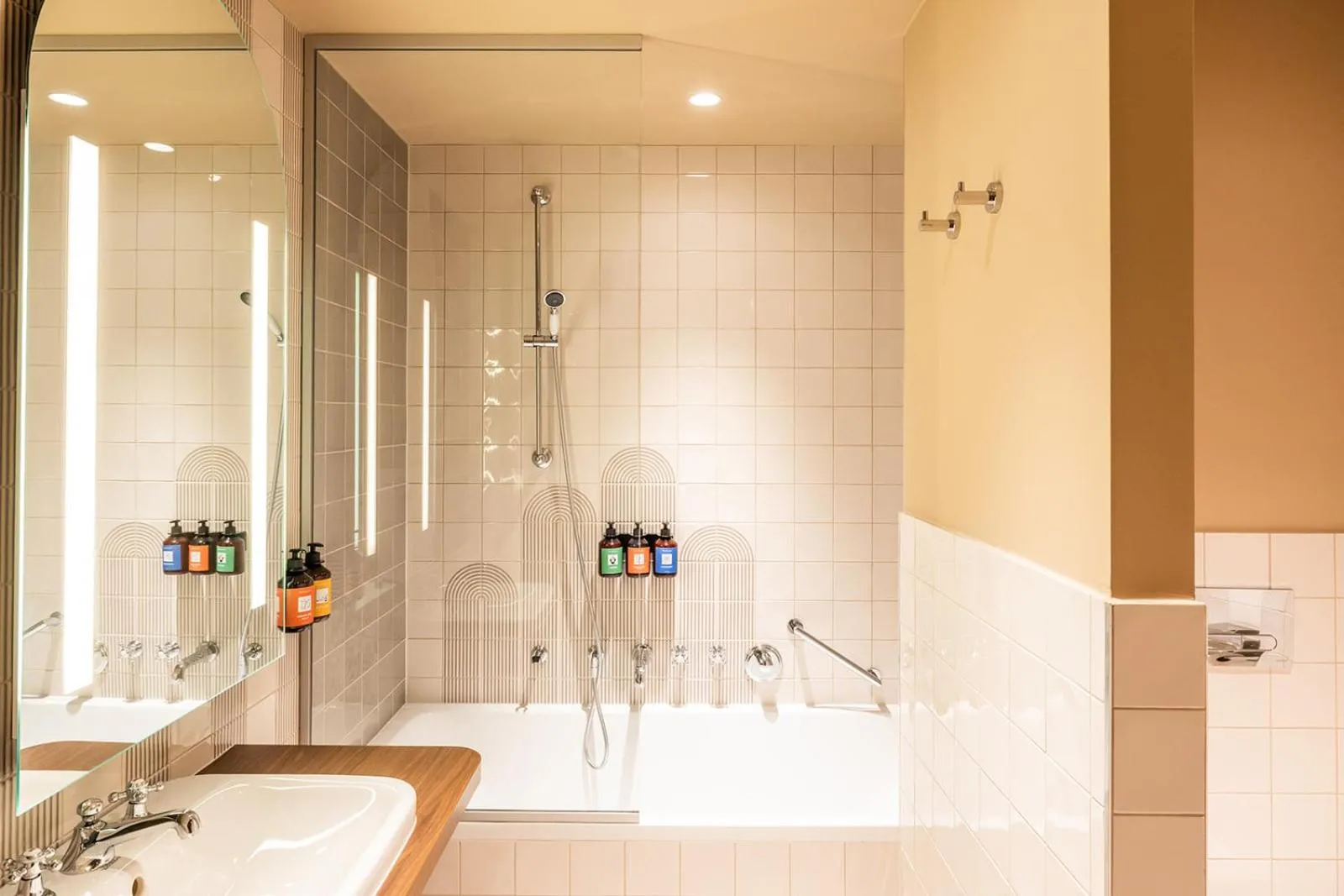 Shower in The Ostendian