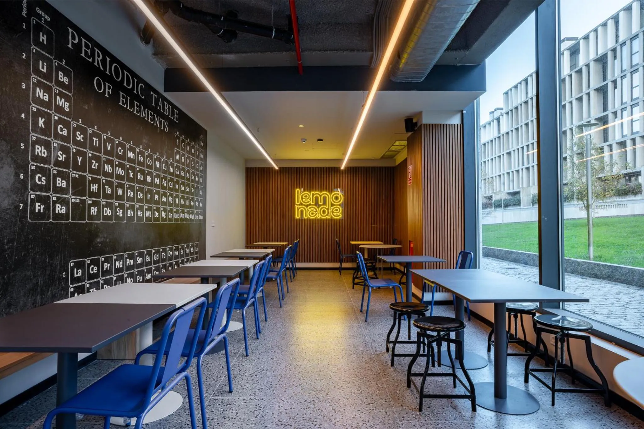 Lemonade Stays Santiago de Compostela