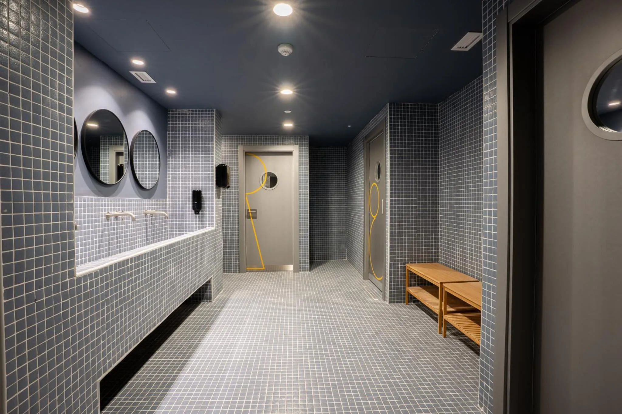 Lemonade Stays Santiago de Compostela