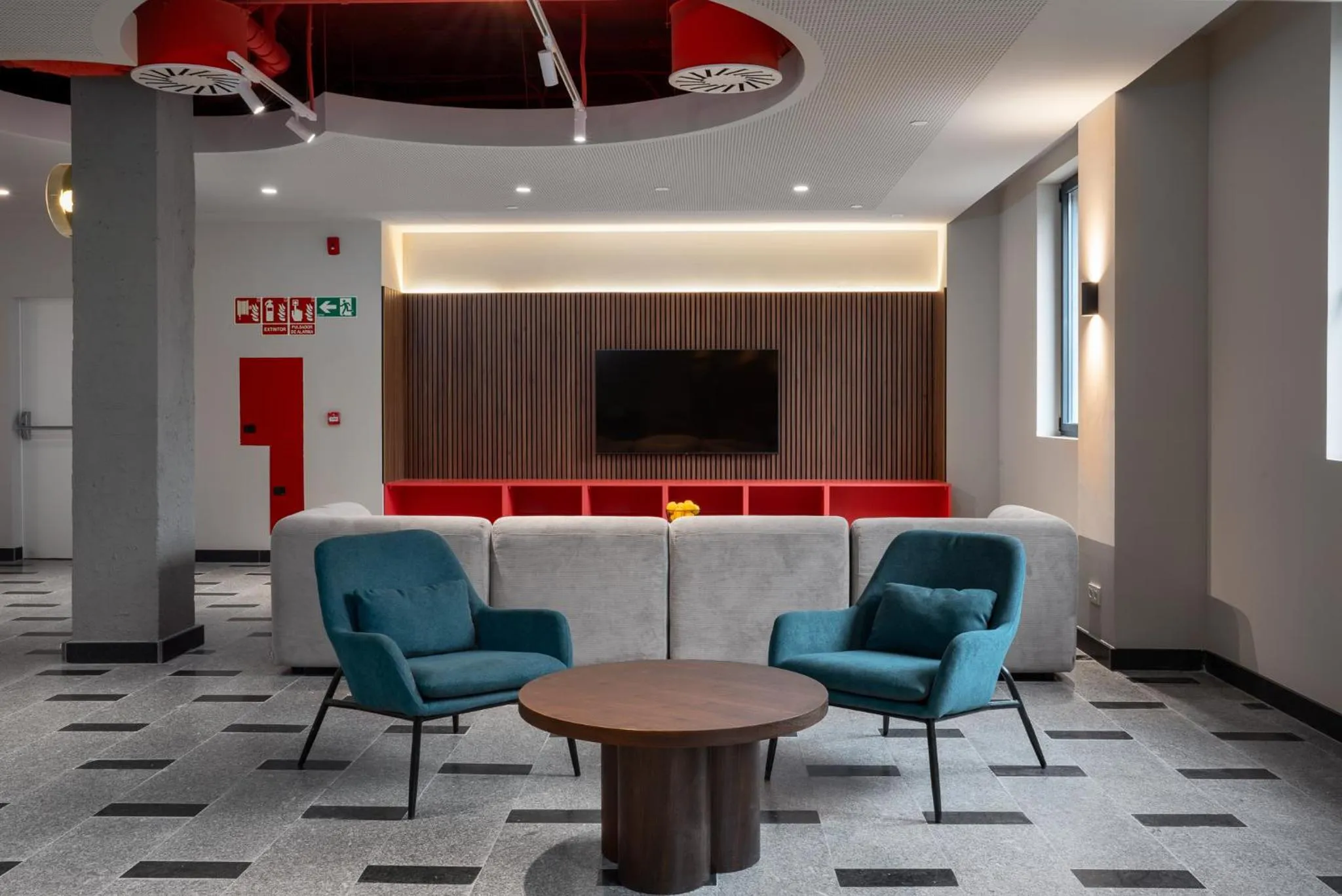 Lemonade Stays Santiago de Compostela