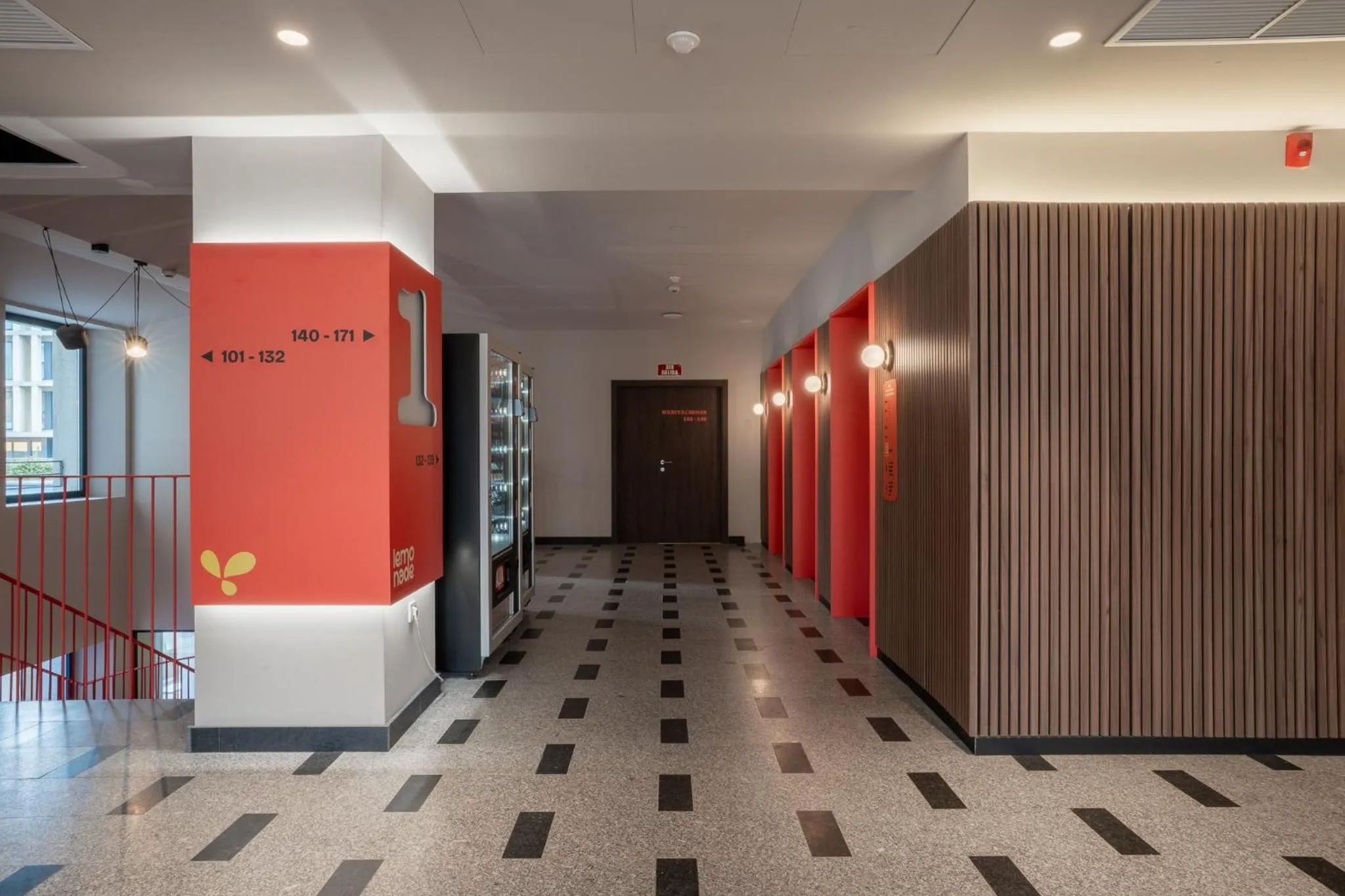 Lemonade Stays Santiago de Compostela