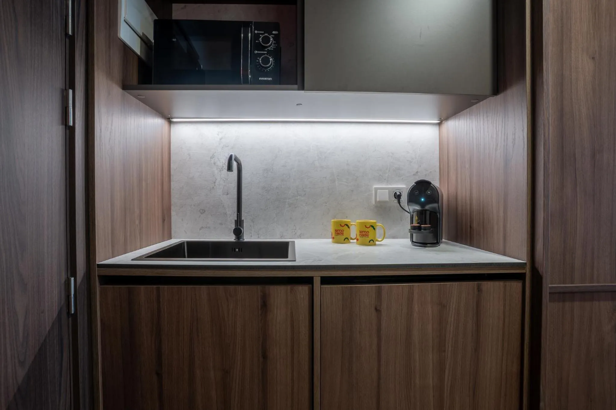 Lemonade Stays Santiago de Compostela