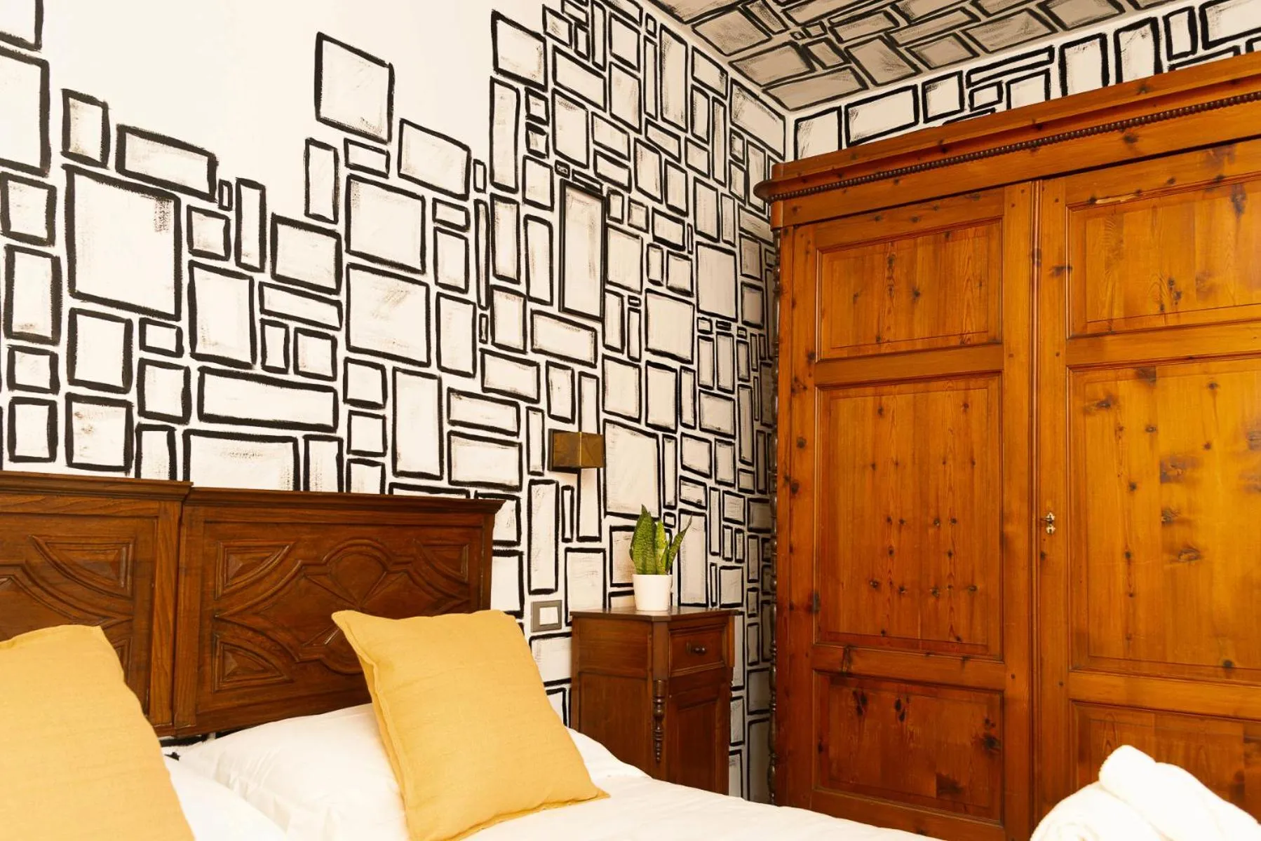 wardrobe in La Rocca Relais