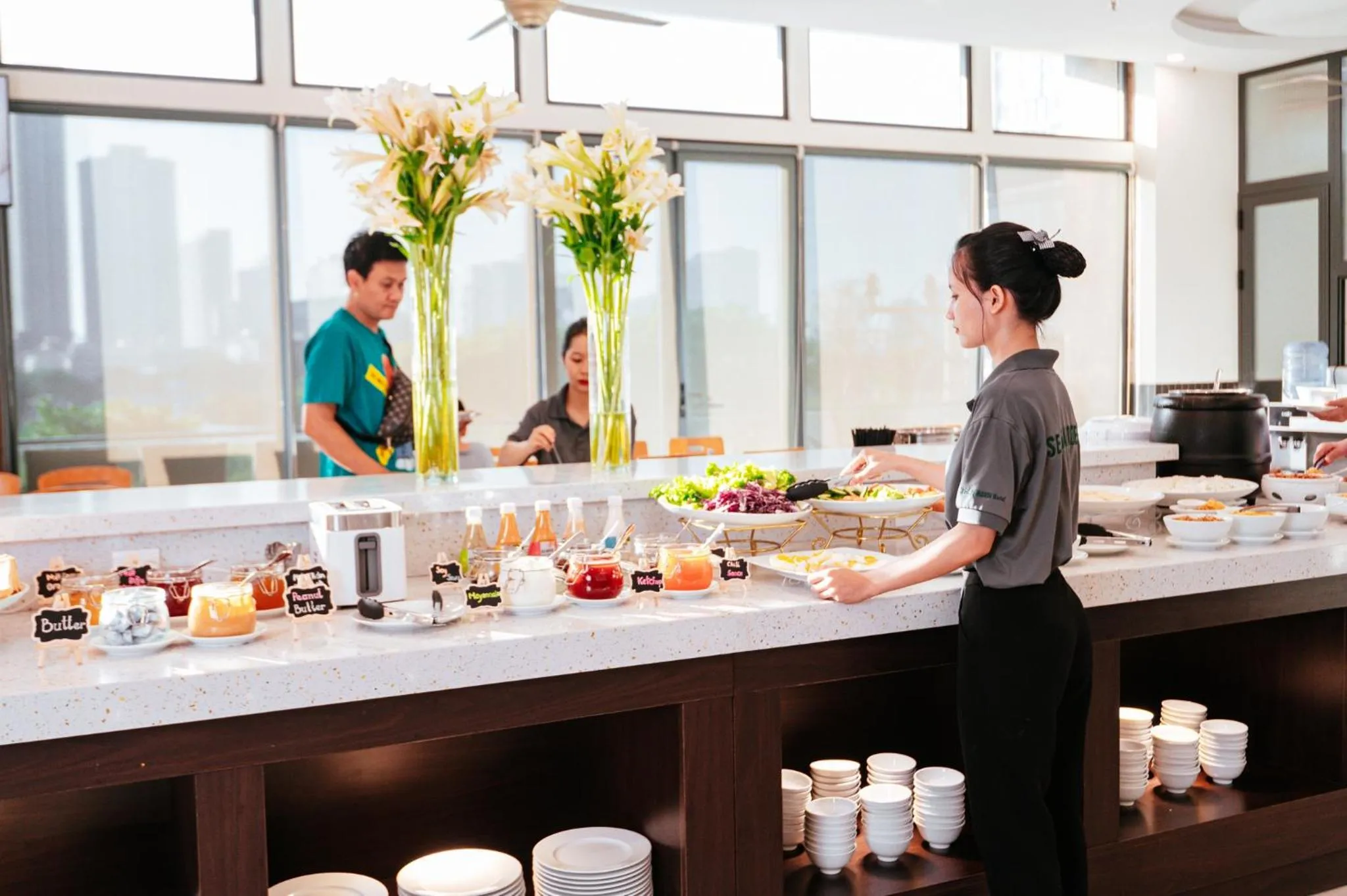 Restaurant/places to eat in Sea Garden Hotel