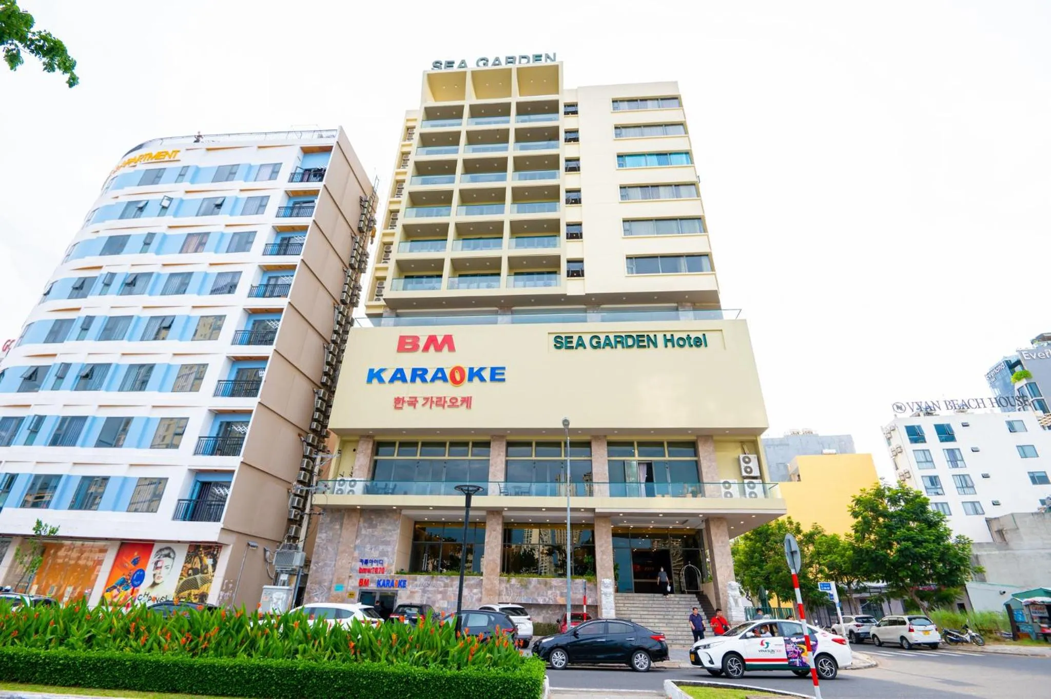 Karaoke in Sea Garden Hotel