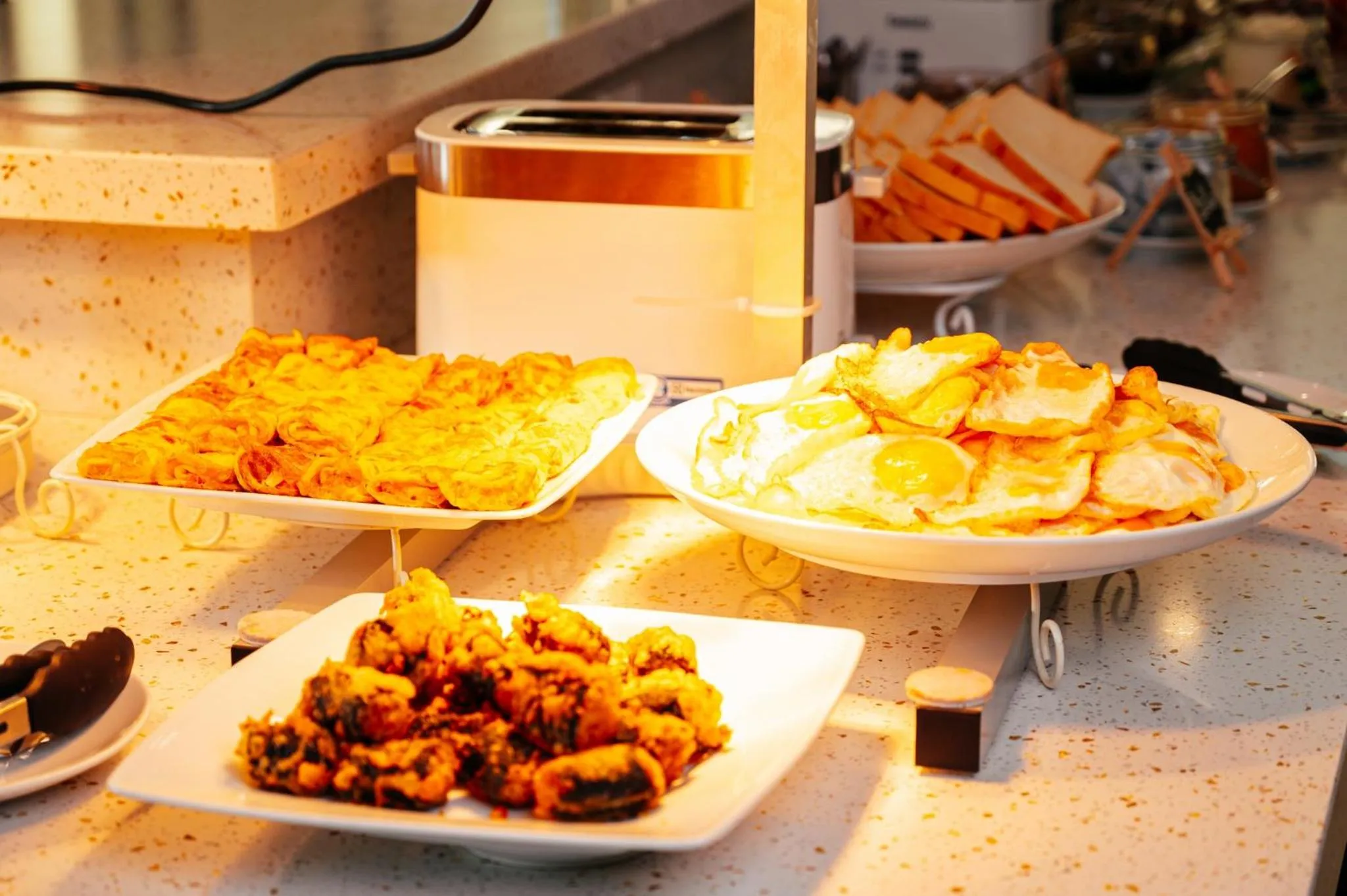 Restaurant/places to eat in Sea Garden Hotel