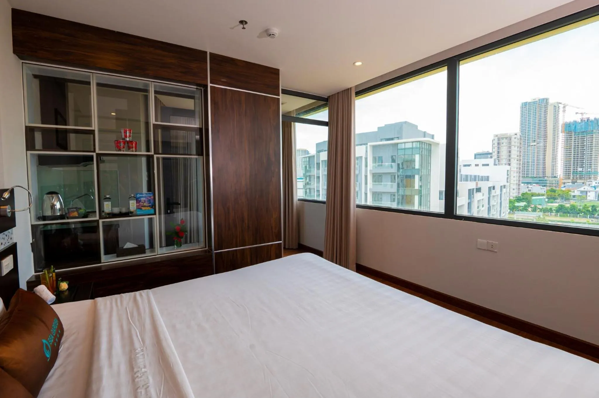 Bedroom, Bed in Sea Garden Hotel