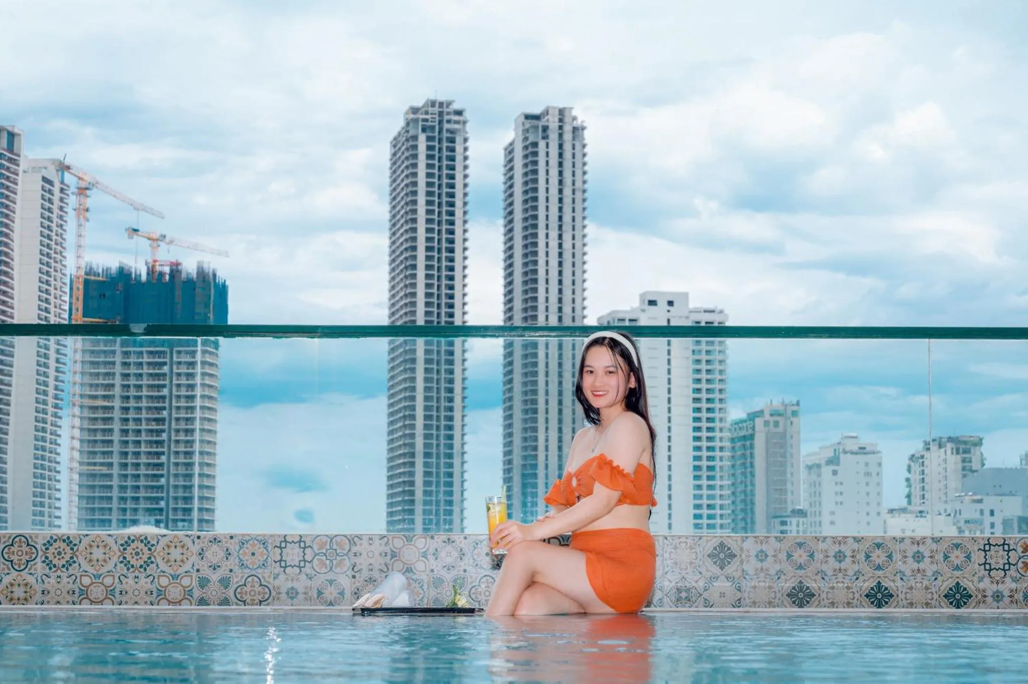 Swimming pool in Sea Garden Hotel
