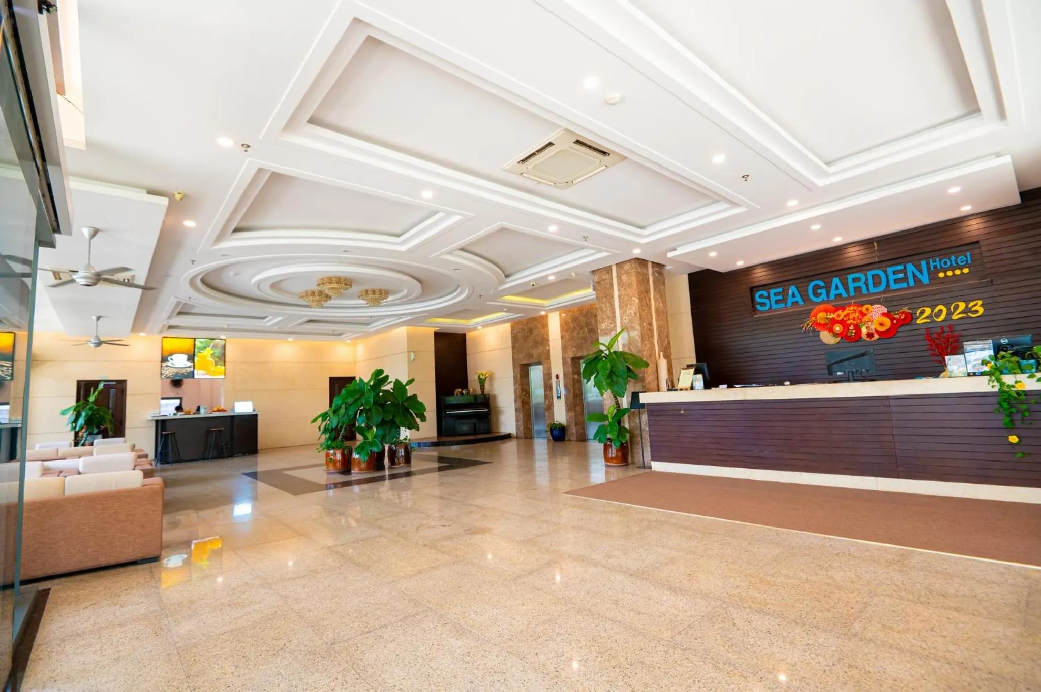 Lobby or reception in Sea Garden Hotel
