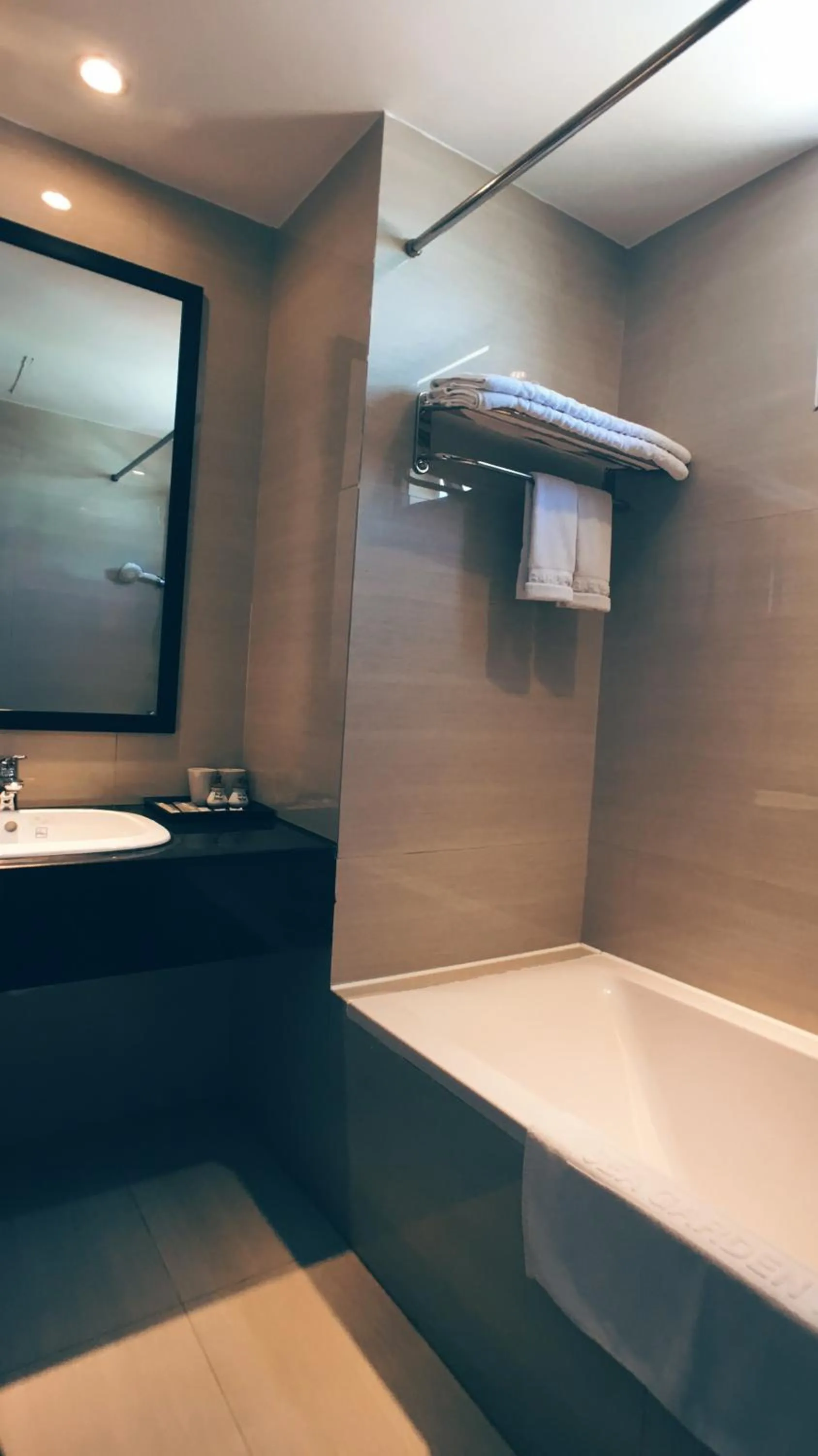 Bath in Sea Garden Hotel