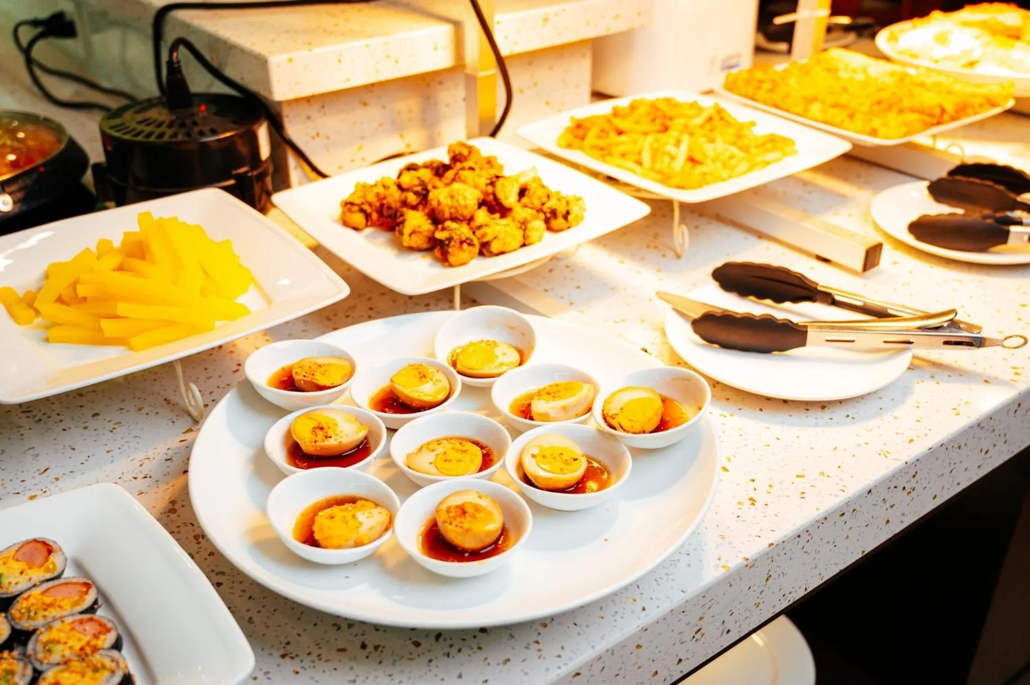 Restaurant/places to eat in Sea Garden Hotel