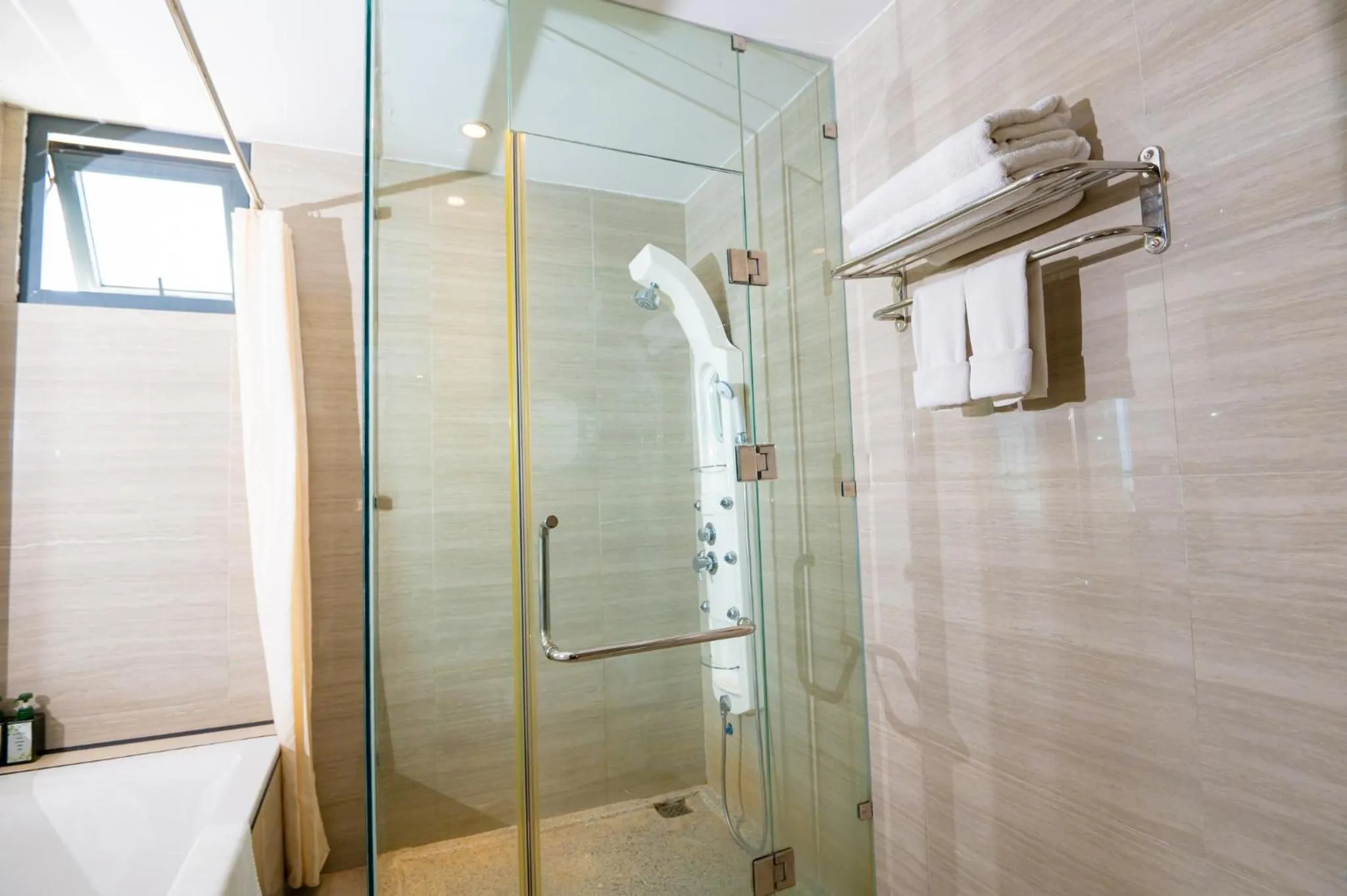 Shower in Sea Garden Hotel