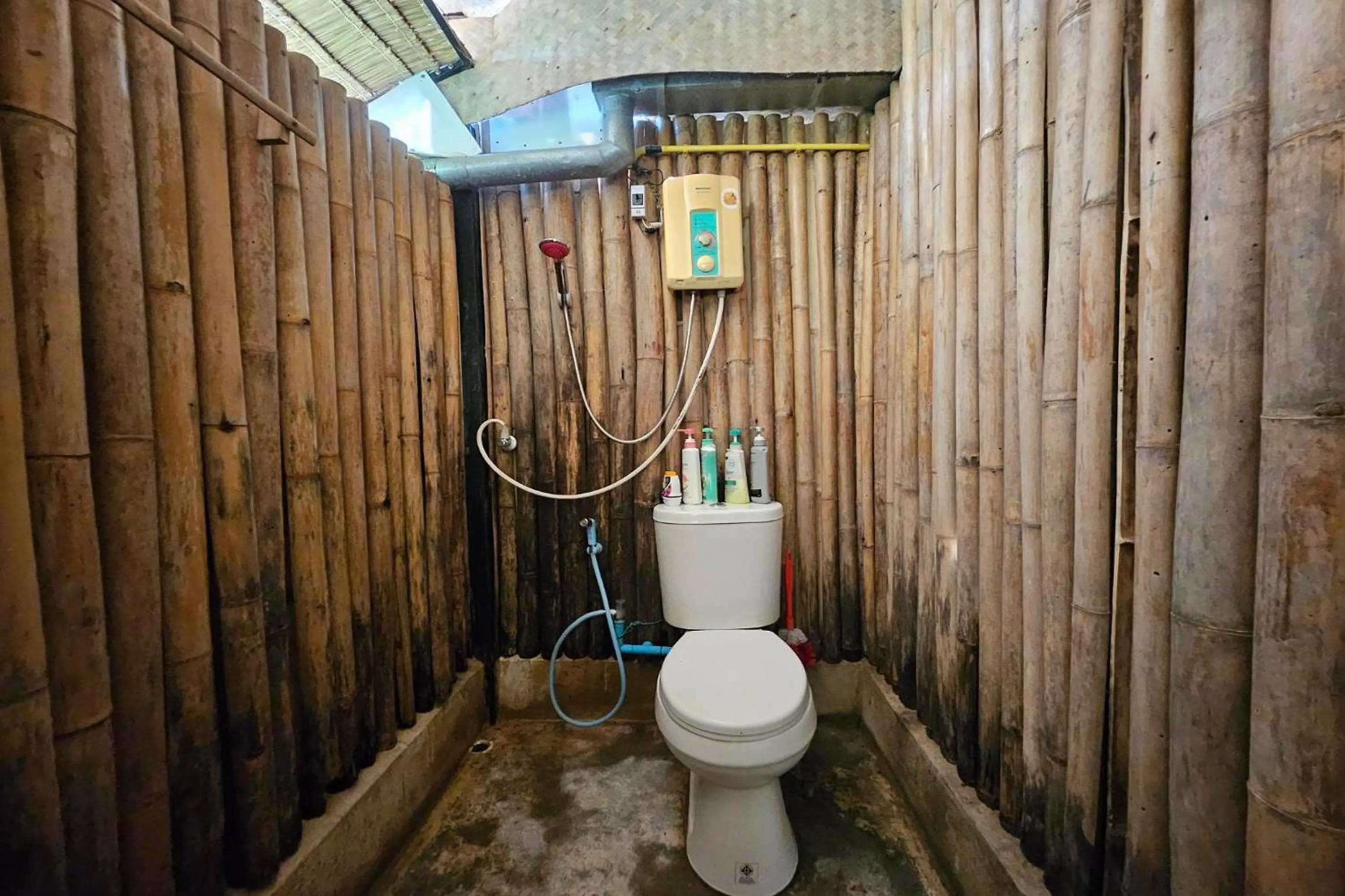 Toilet in Mae Mae Home