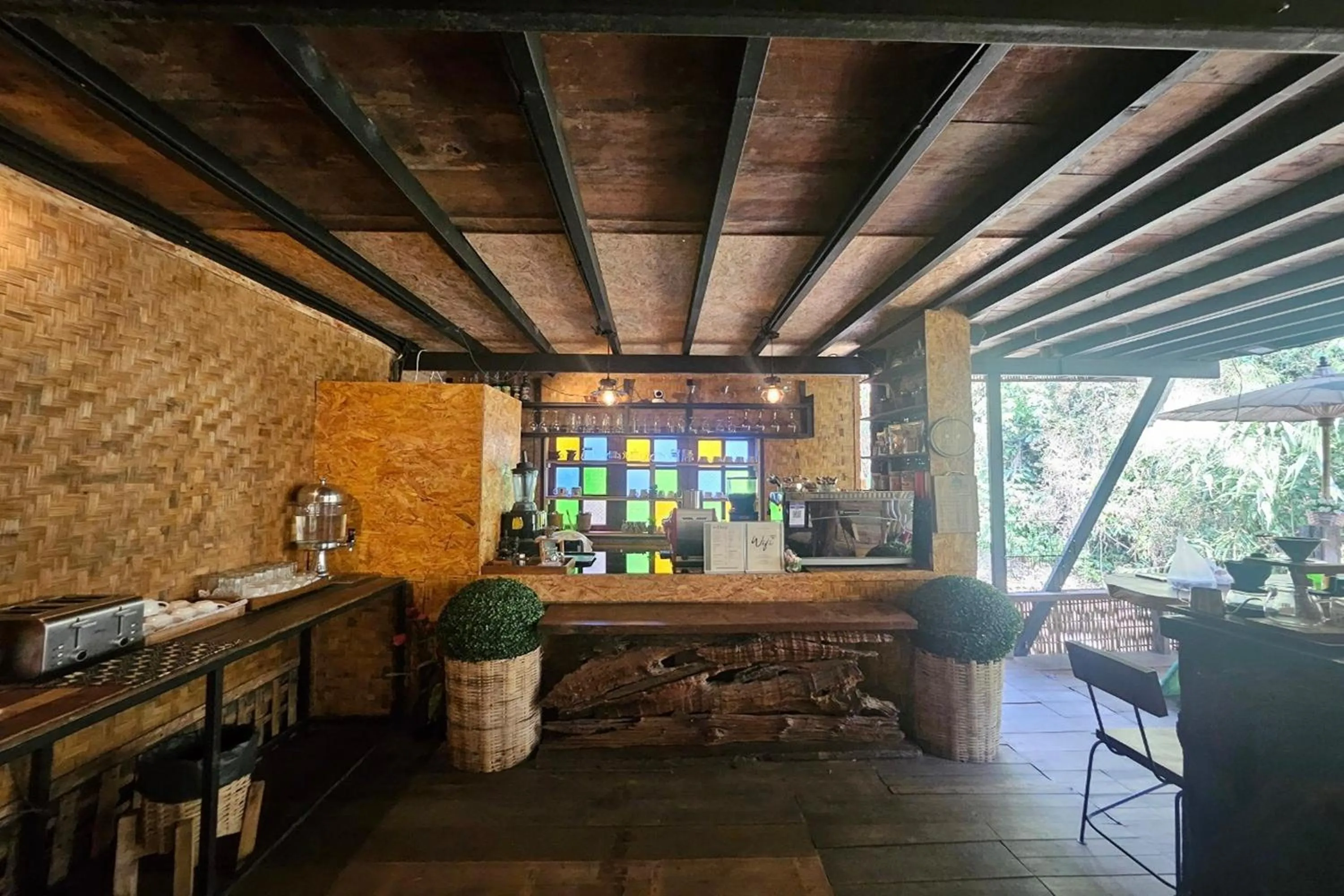 Restaurant/places to eat in Mae Mae Home