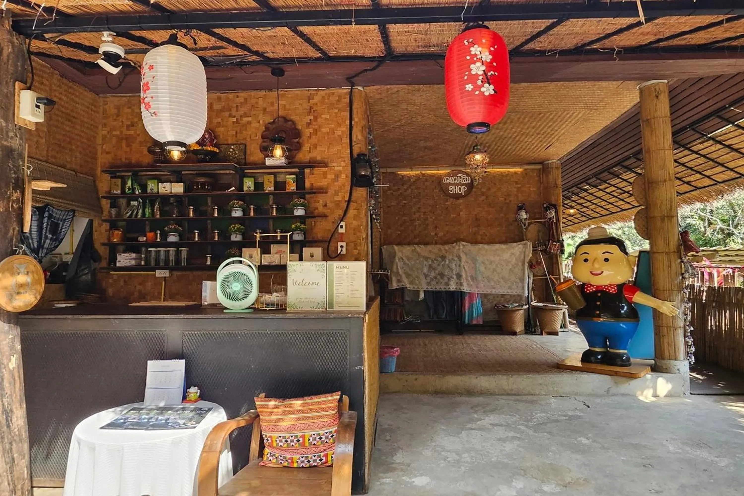 Restaurant/places to eat in Mae Mae Home