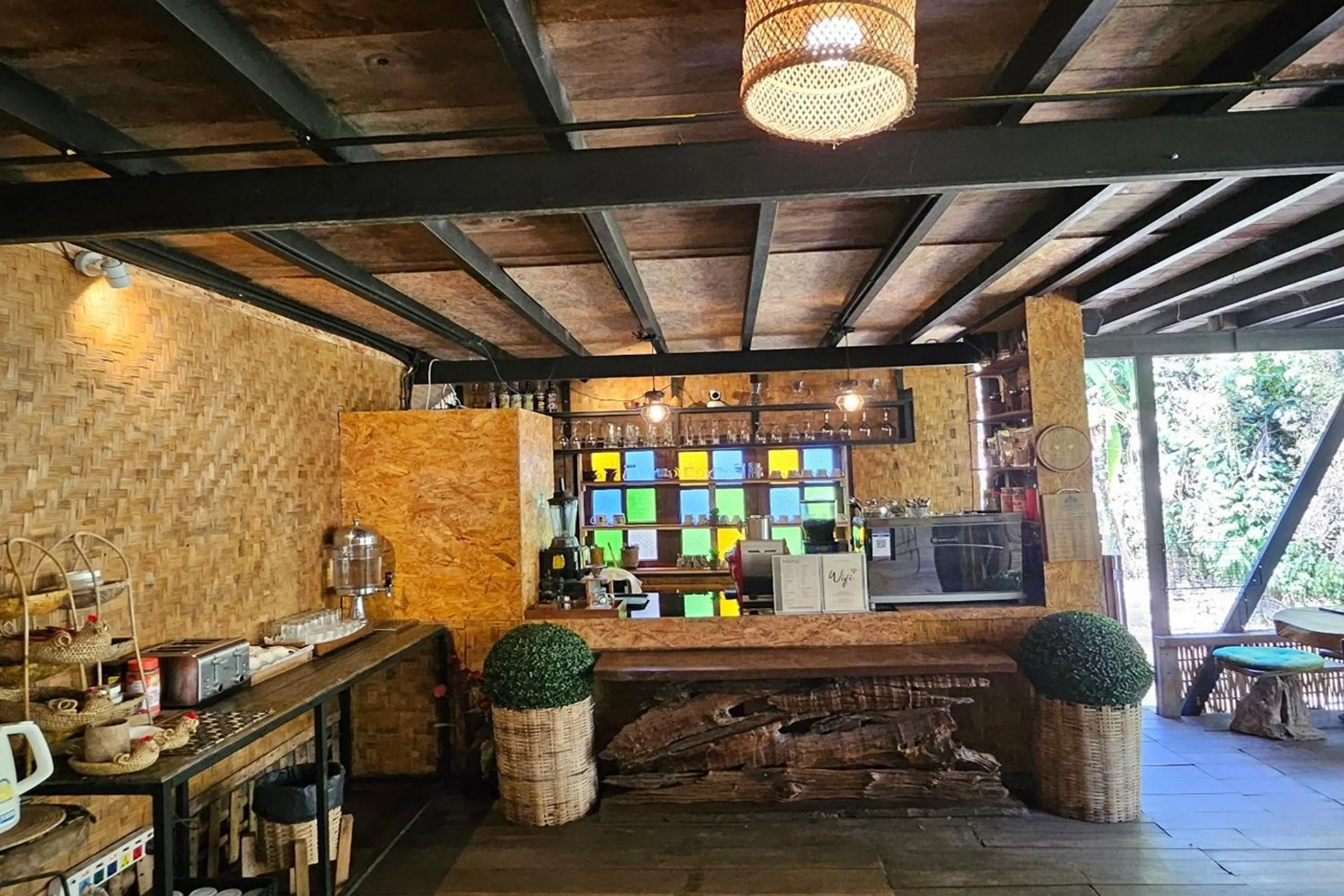 Restaurant/places to eat in Mae Mae Home